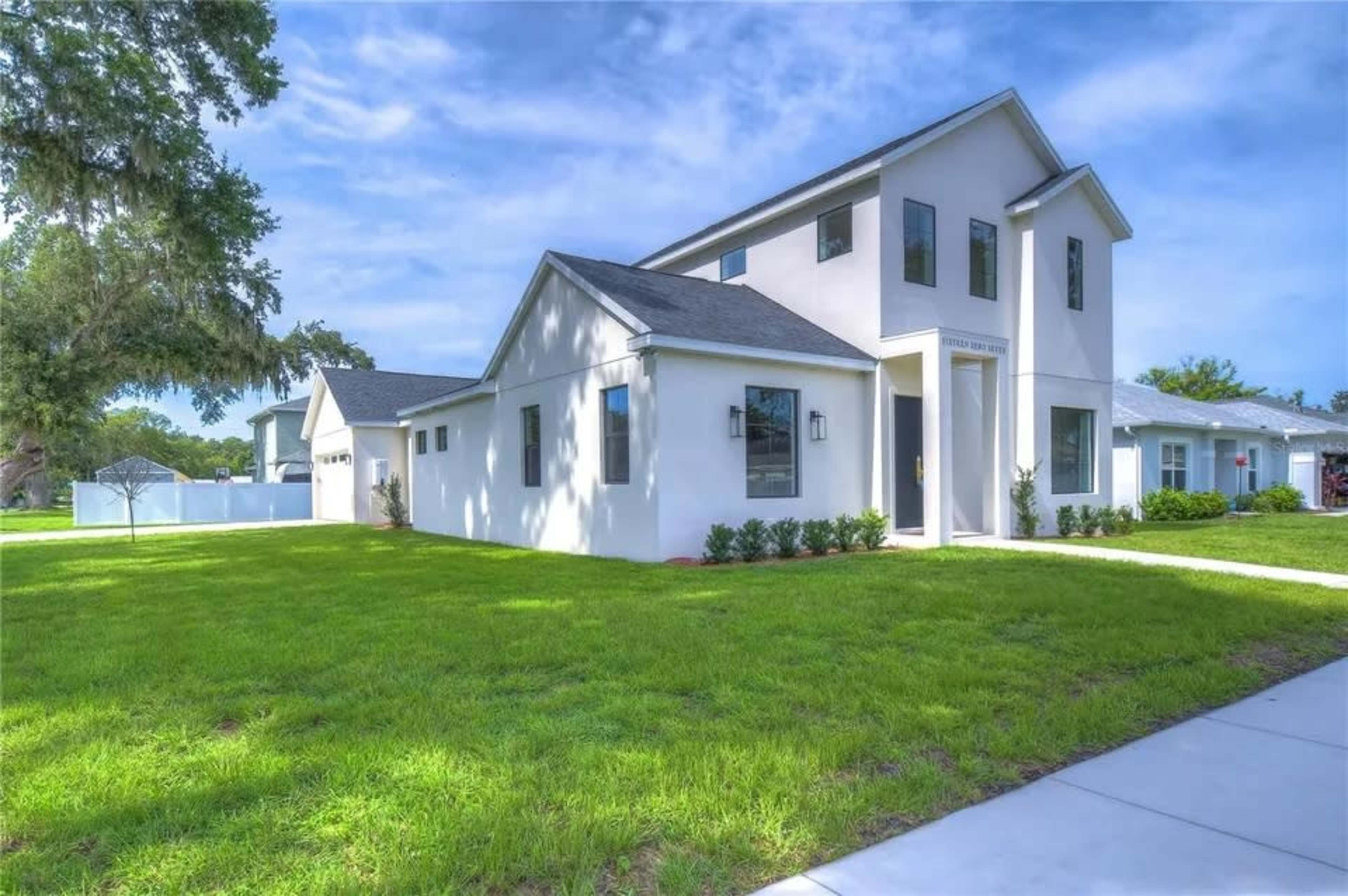 South Tampa Luxury Style Home Image in Brandon, Valrico, FL