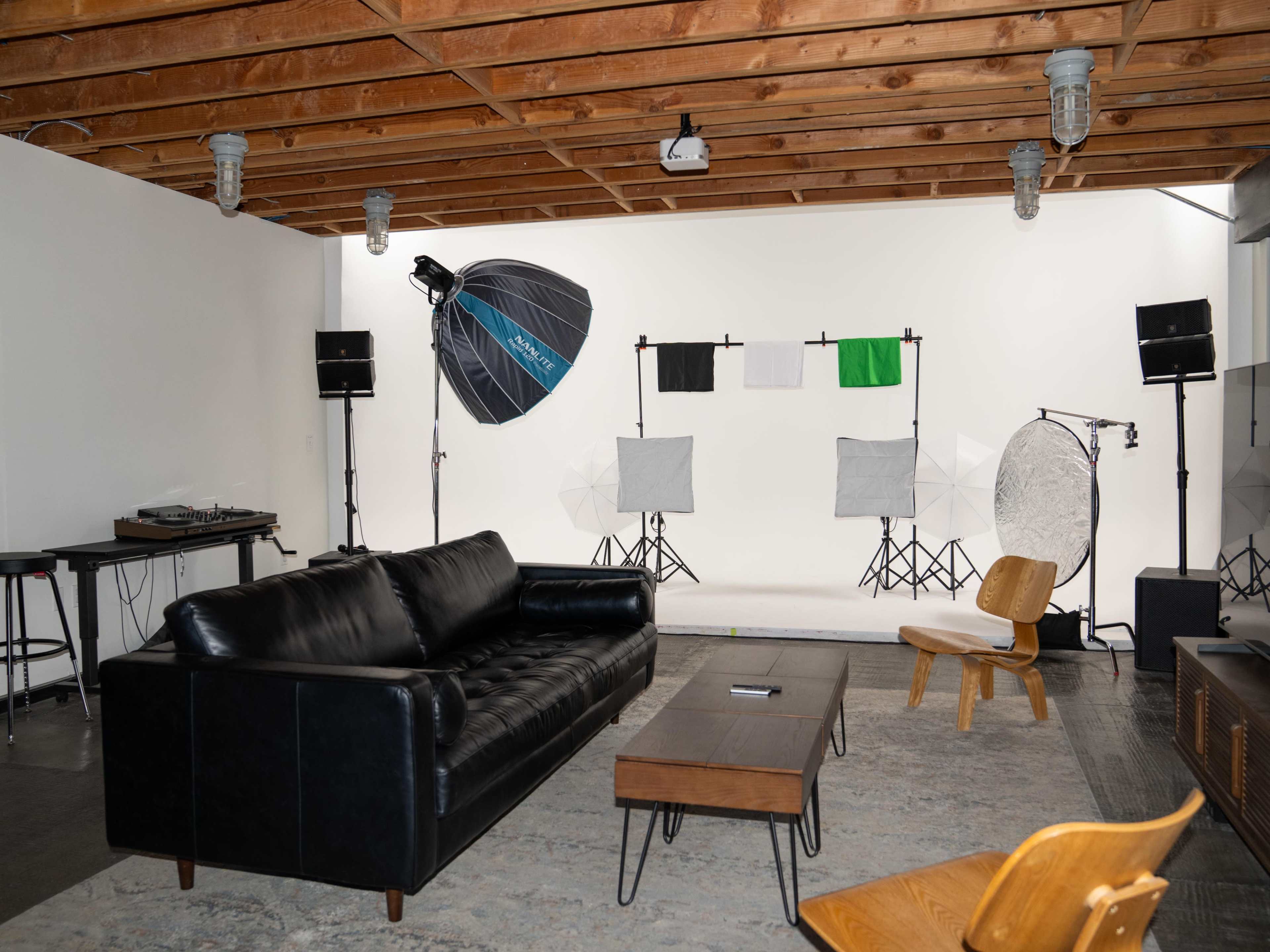 Private Creative Space in NoHo Arts District Image in North Hollywood, North Hollywood, CA