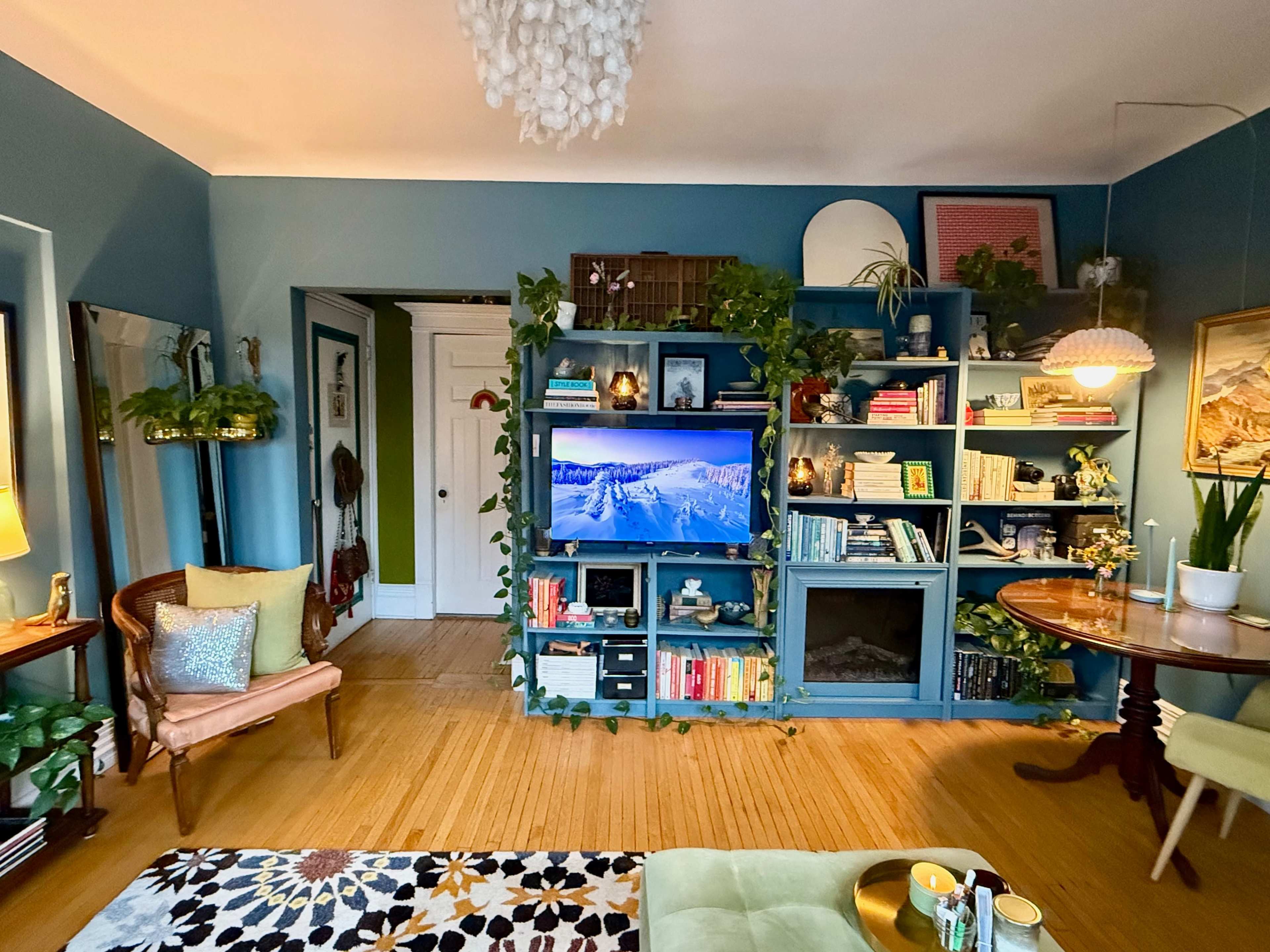 Bohemian Vibe Apartment Image in Dufferin Grove, Toronto, ON