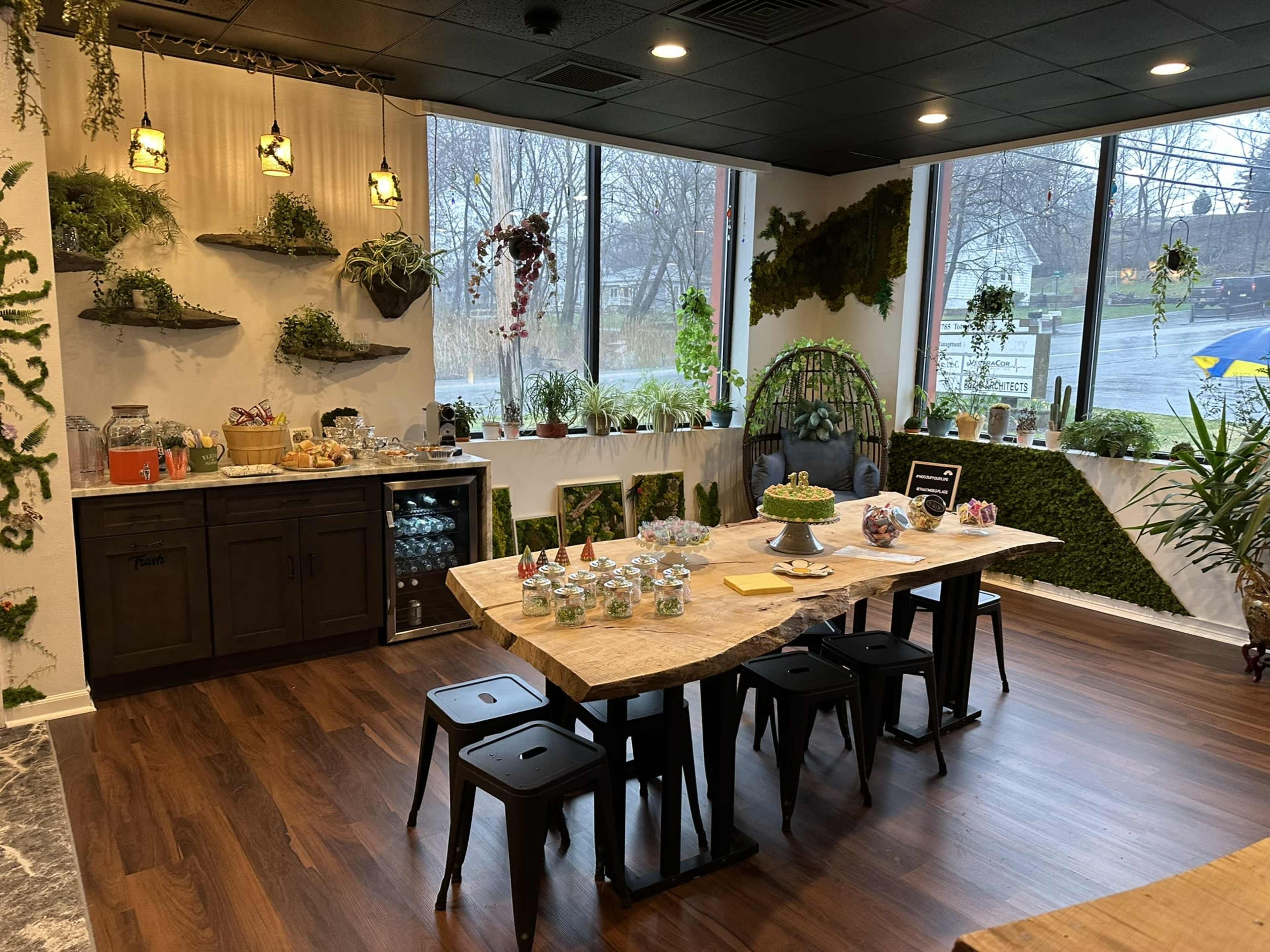 Mossy Nature Inspired Studio Image in Totowa, Totowa, NJ