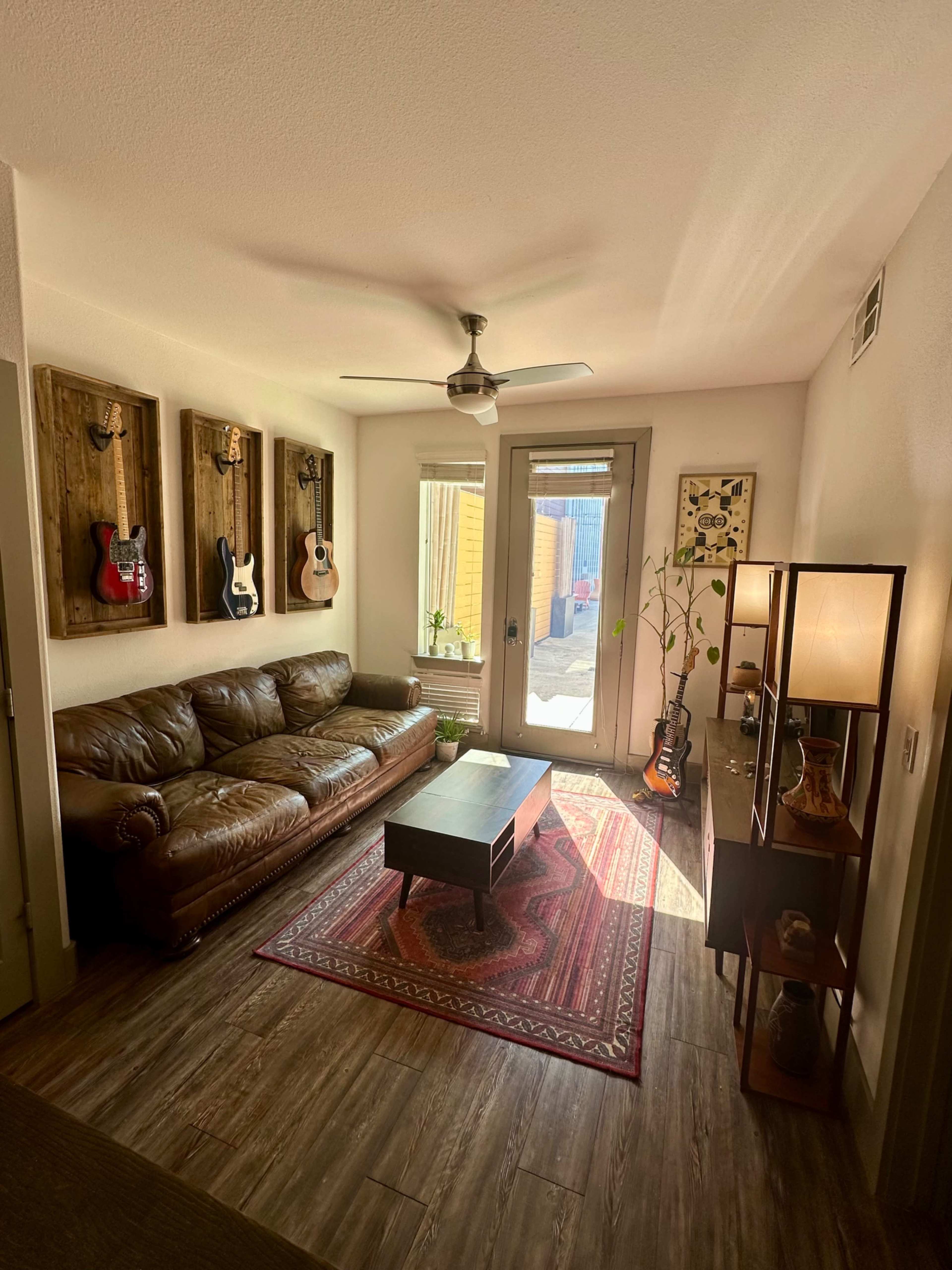 East Austin Music-Inspired Designer 1BR + Huge Semi-Private Patio — East Austin | Natural Light • Photo/Video • Podcast • Meetings Image in East Cesar Chavez, Austin, TX