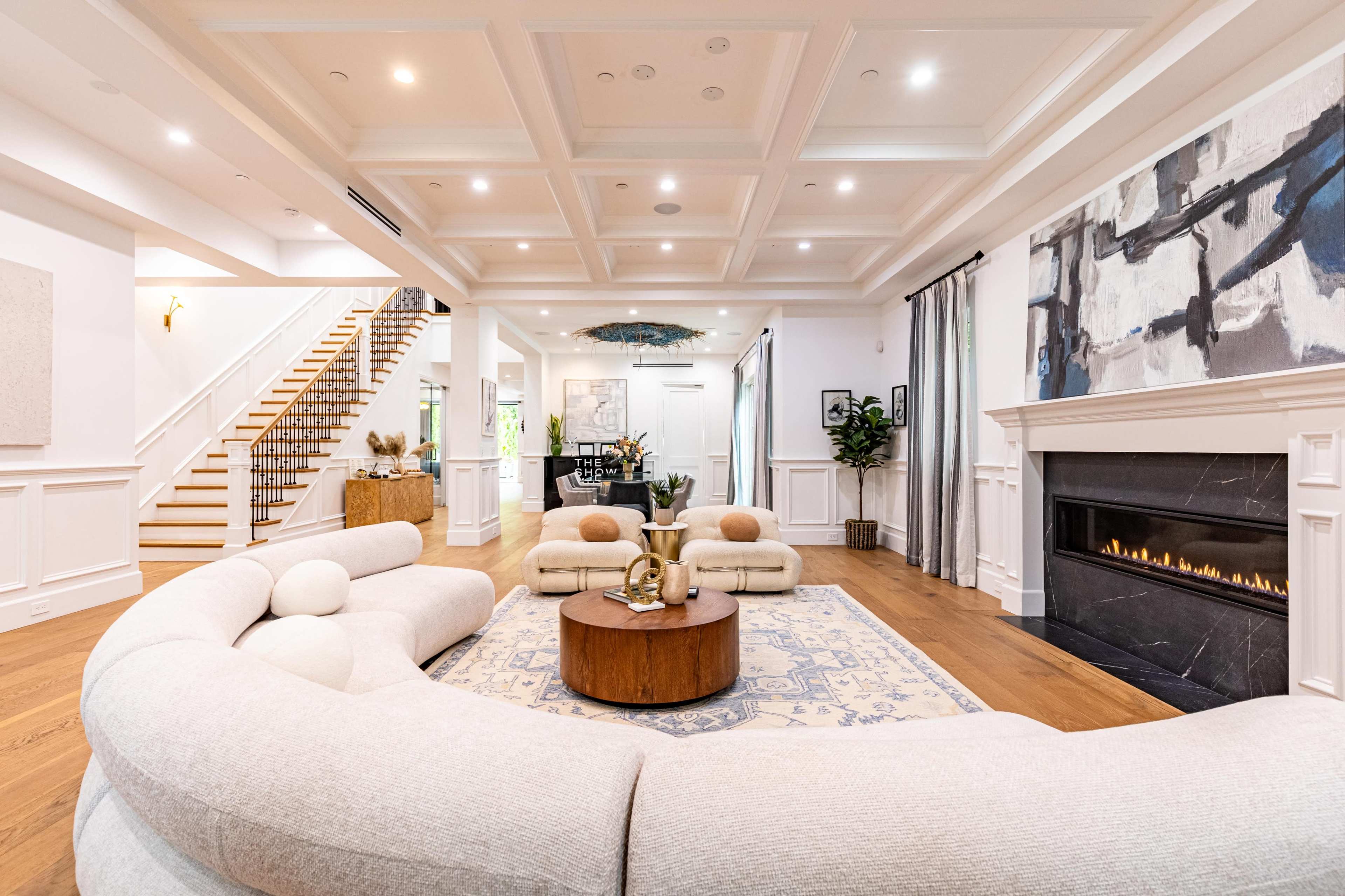 Spacious Home Private Use Space with Poolside Oasis with Open Floor Plan – Perfect for Versatile Events Image in Tarzana, Los Angeles, CA