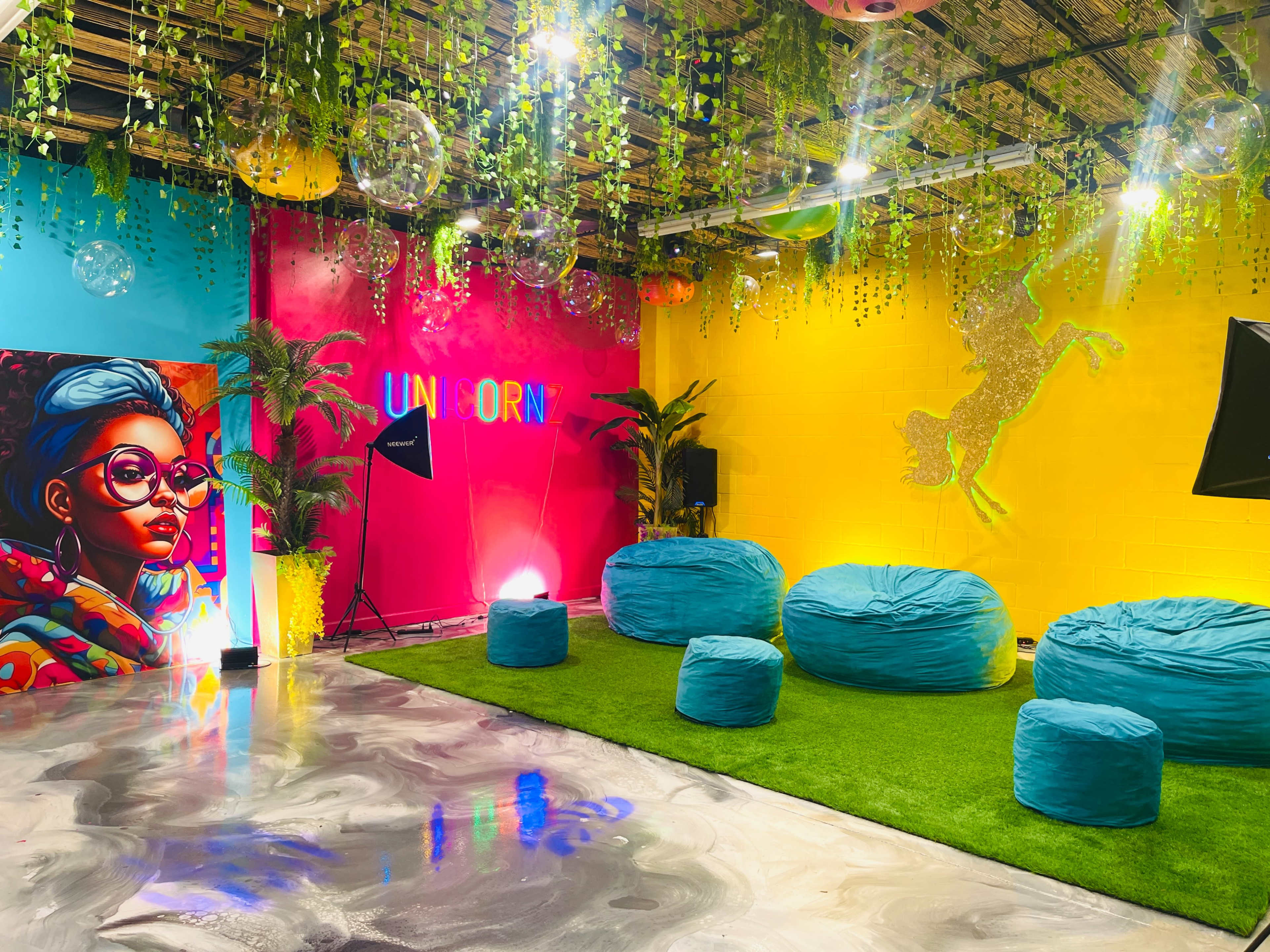 Colorful Eclectic Space in Downtown Atlanta Image in Pittsburgh, Atlanta, GA