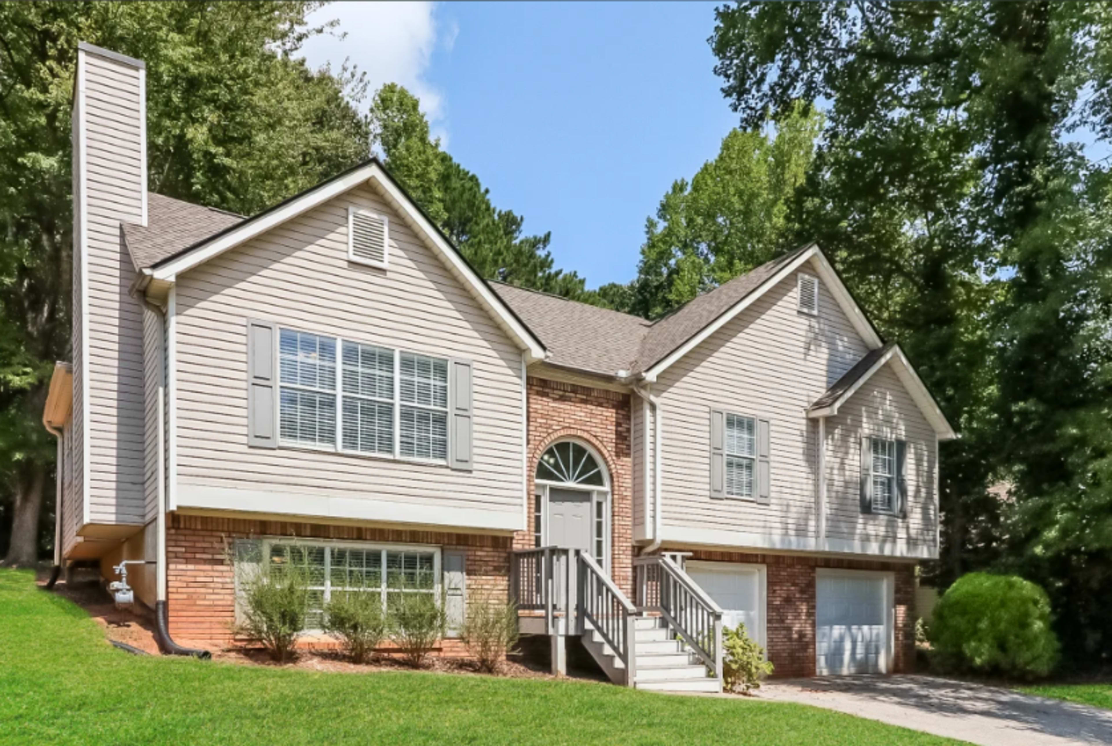 Cozy Suburban House Image in Austell, Powder Springs, GA