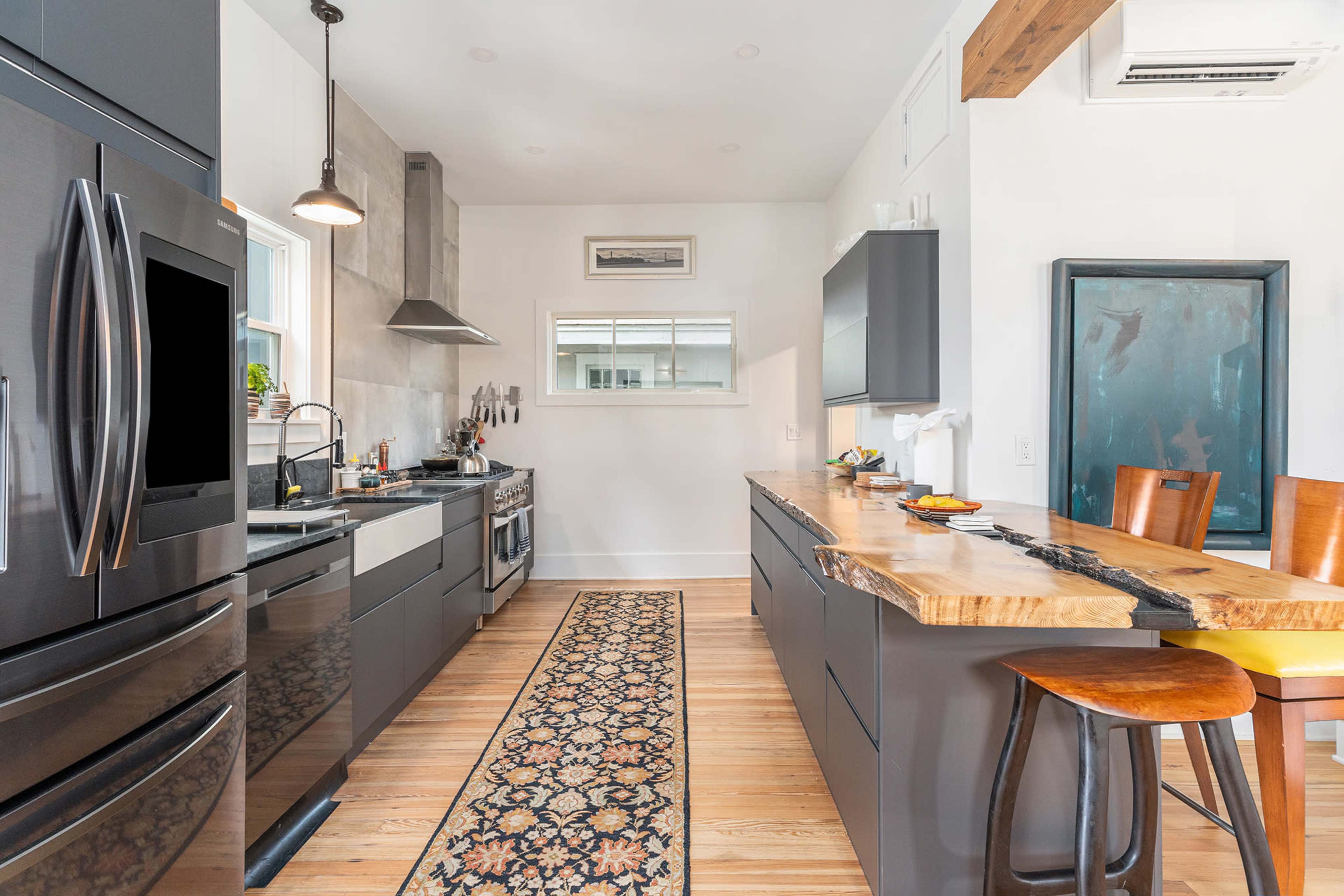 Funky 1920’s Home- Exposed Vintage Beams and Fireplaces Image in Park Circle, North Charleston, SC