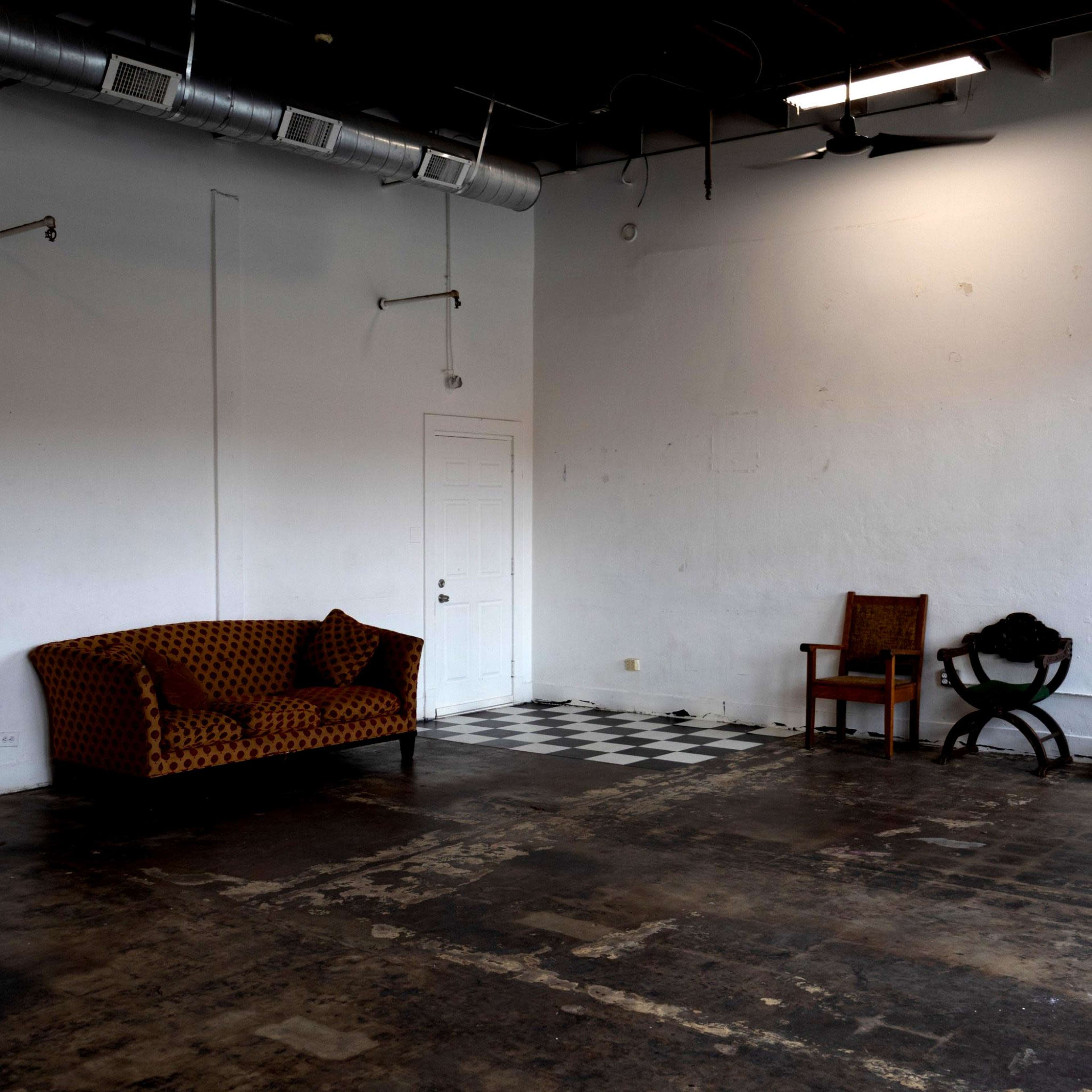 ✨ Saint Charles Studio is a bright, open creative space in East Downtown Houston — ideal for events, co-working, photography, and content creation. Image in Downtown Houston, houston, TX
