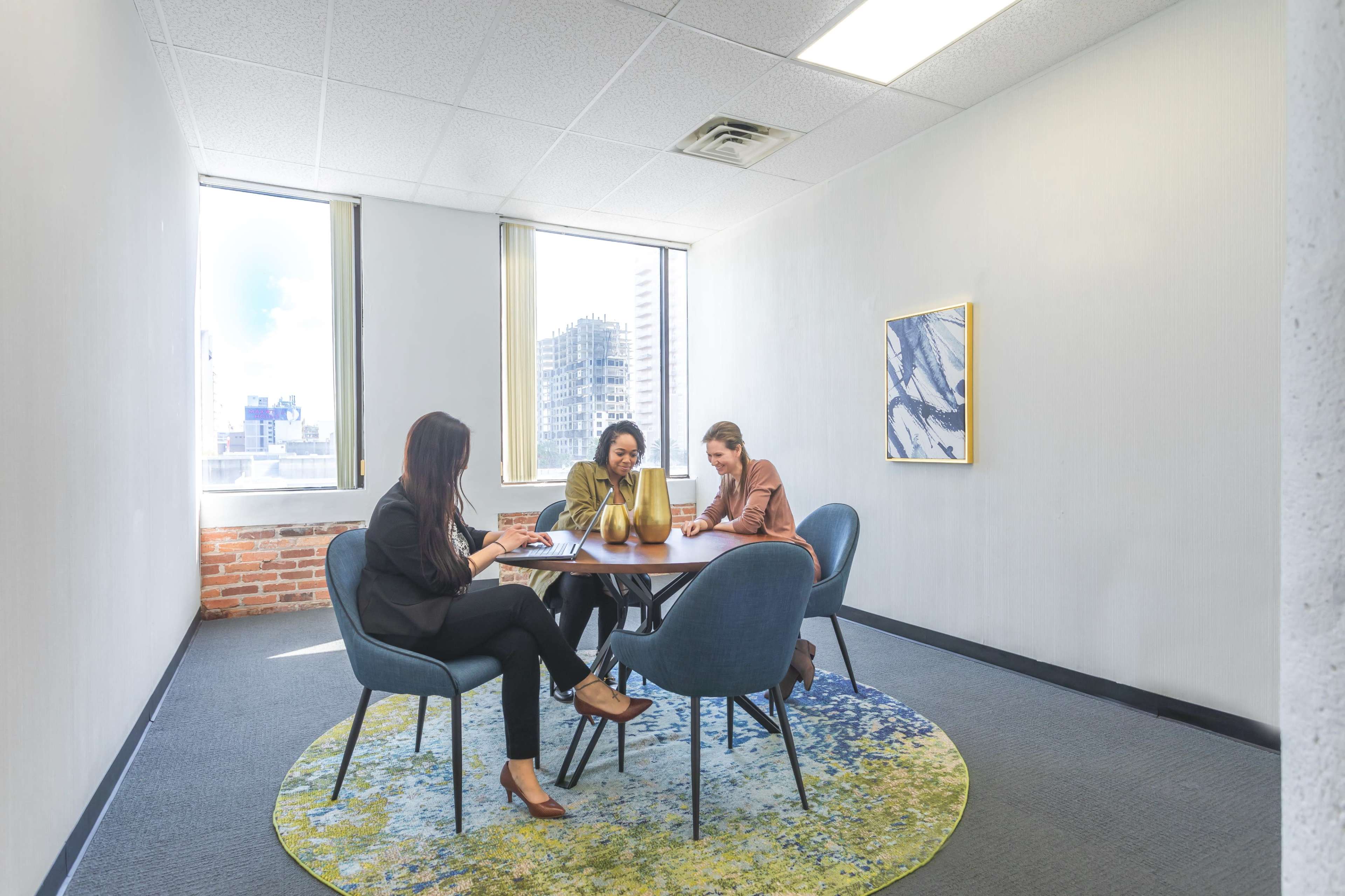 Huddle Room for 4 Image in Urban Core, Jacksonville, FL