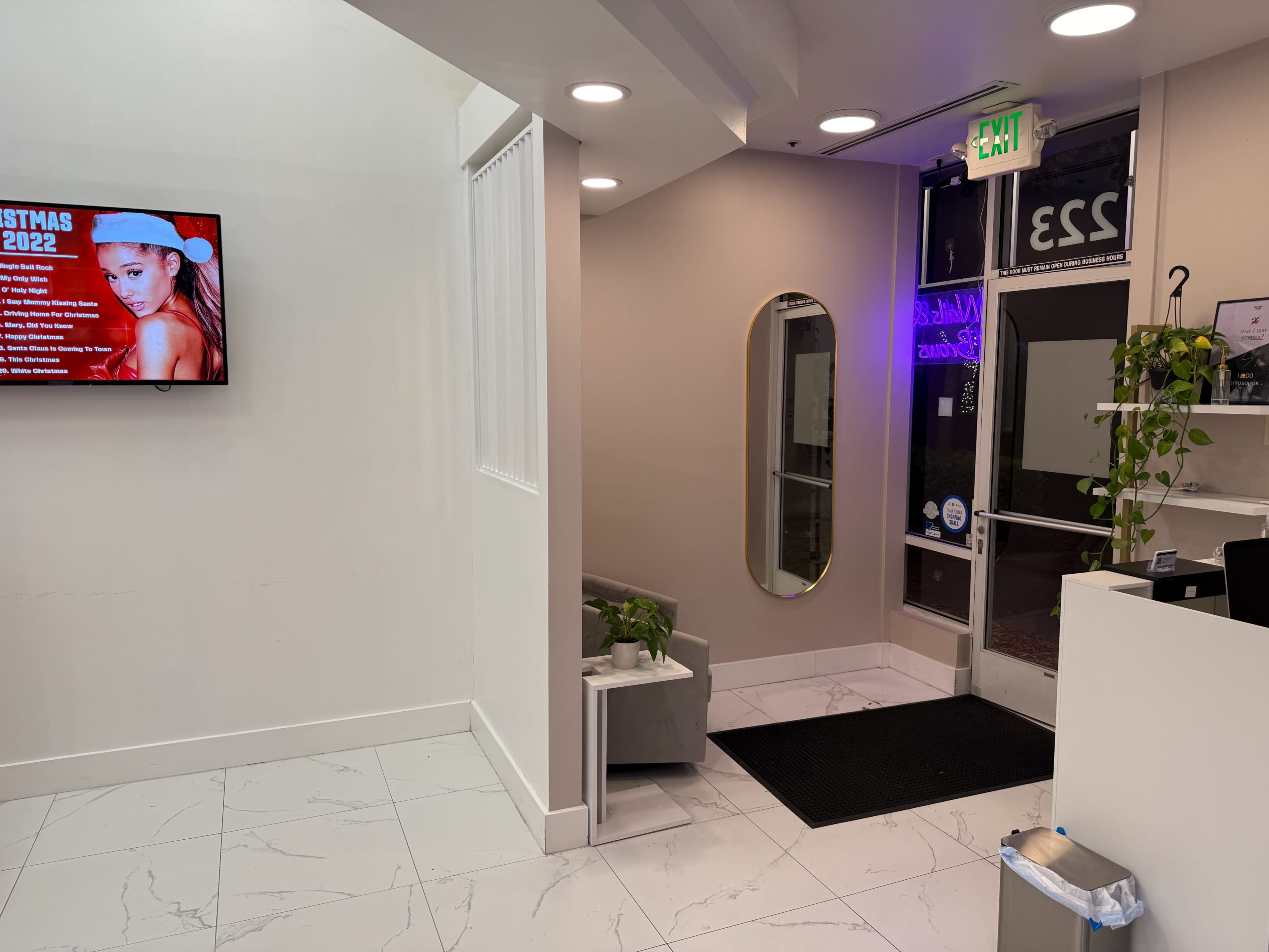 A modern, bright, and cozy space in Los Altos. Endless versatility—your imagination is the only limit! Image in North Los Altos, LOS ALTOS, CA