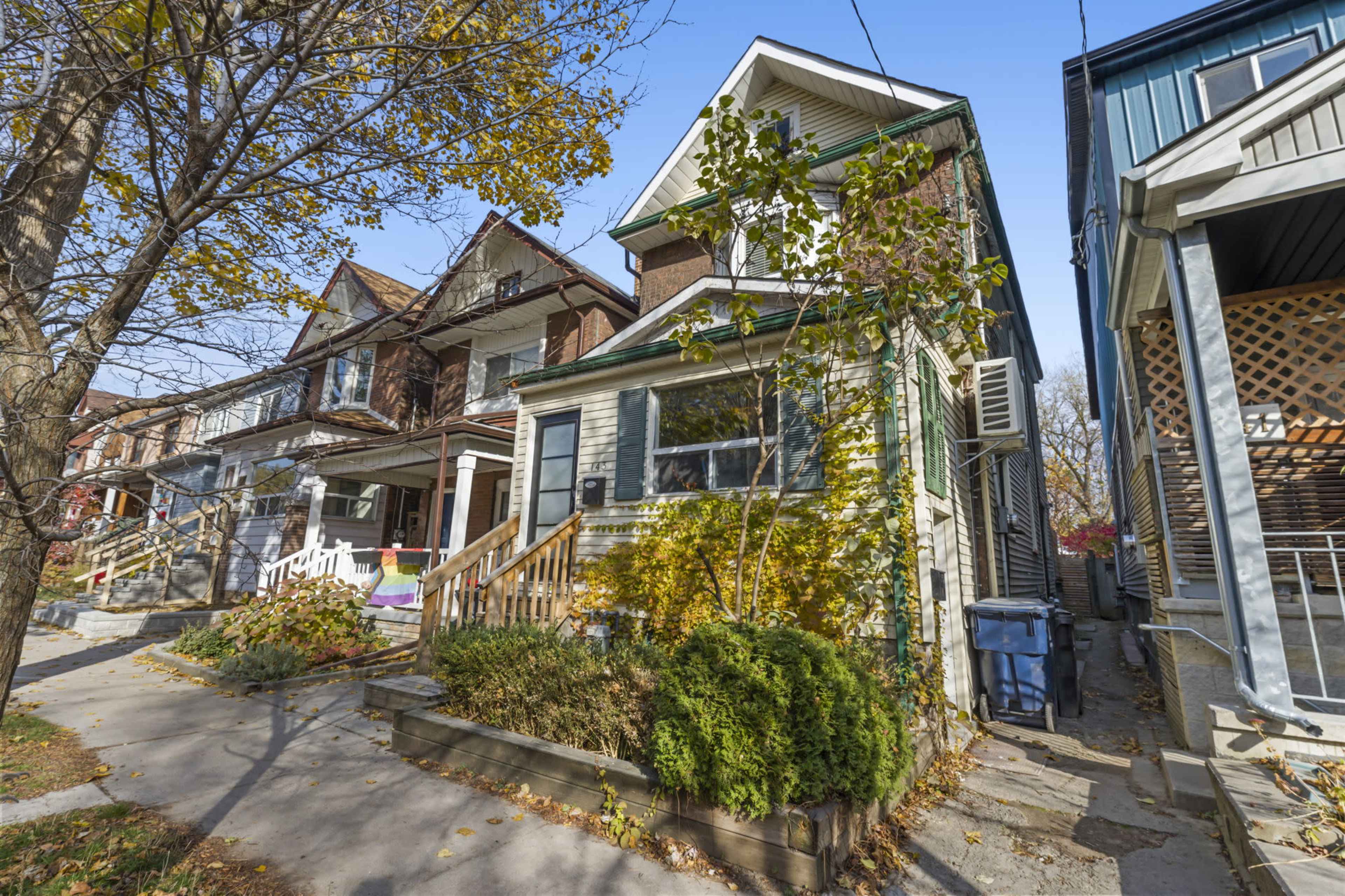 Modern chic family home with grand piano and outside living space with hottub Image in East Danforth, Toronto, ON