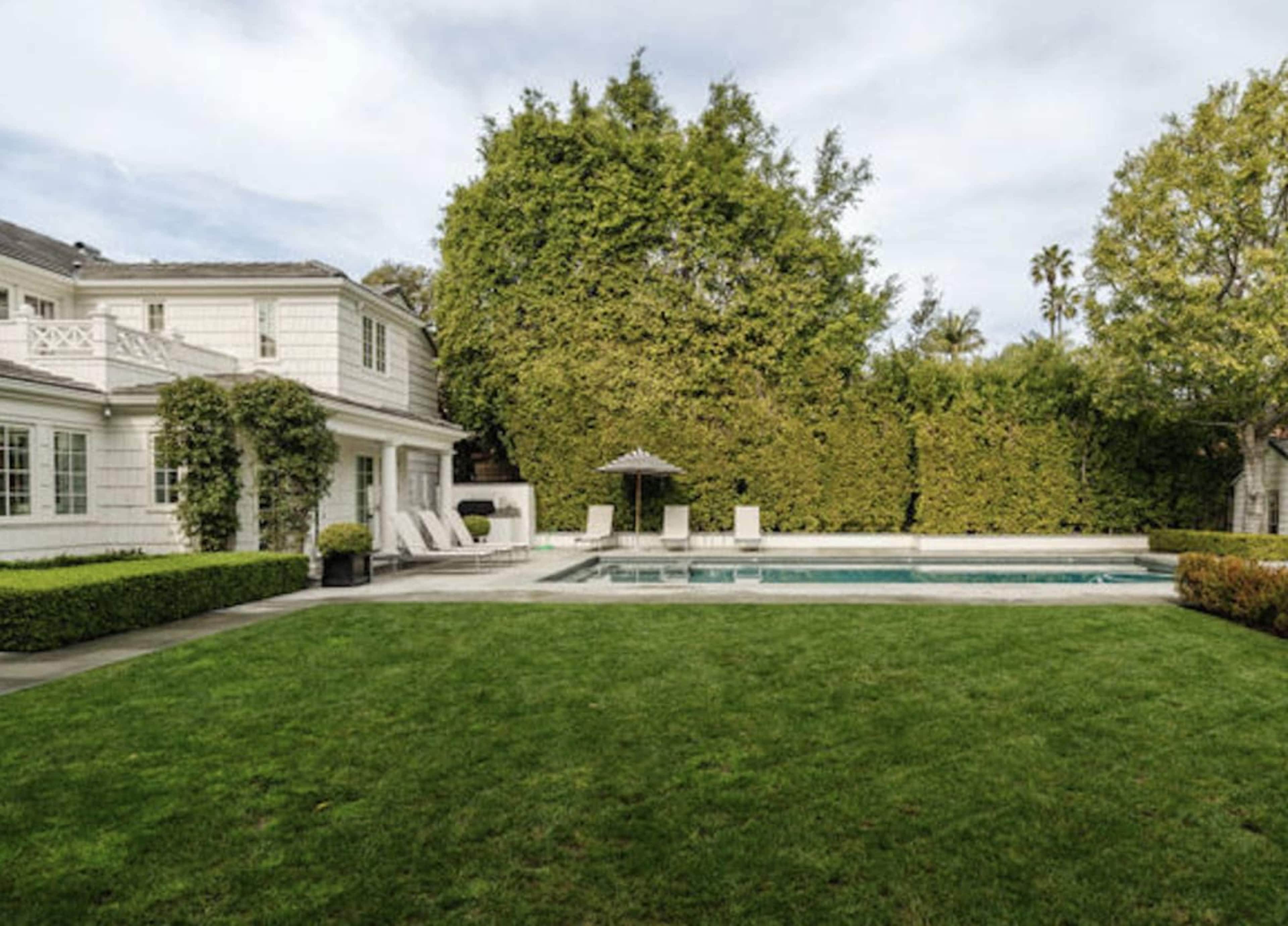 Pickle Ball Court & Half Basketball Court for any filming or shoot needs! Image in The Flats, beverly hills, CA