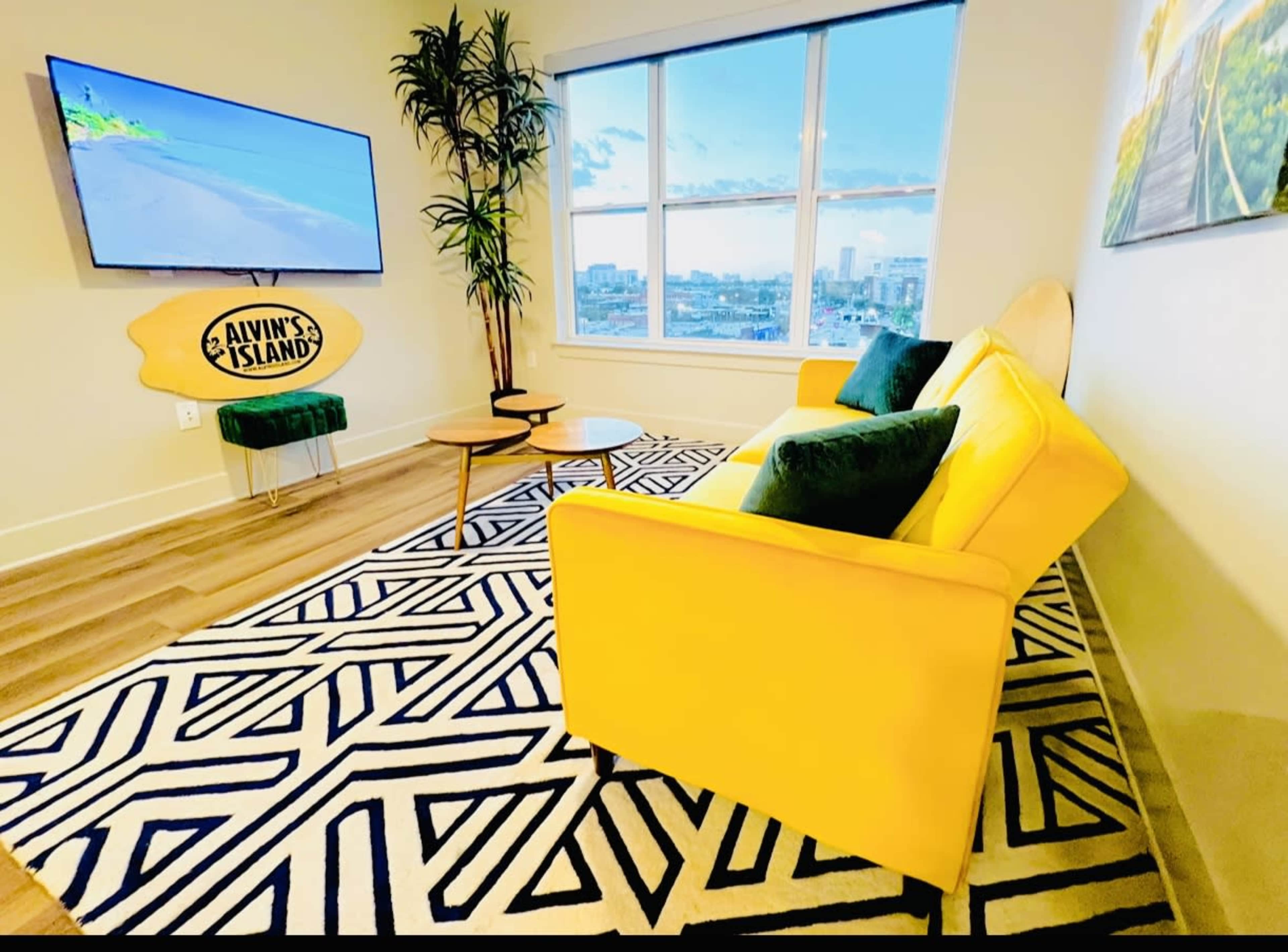 Surf Richard's Flat Image in Deep Ellum, Dallas, TX