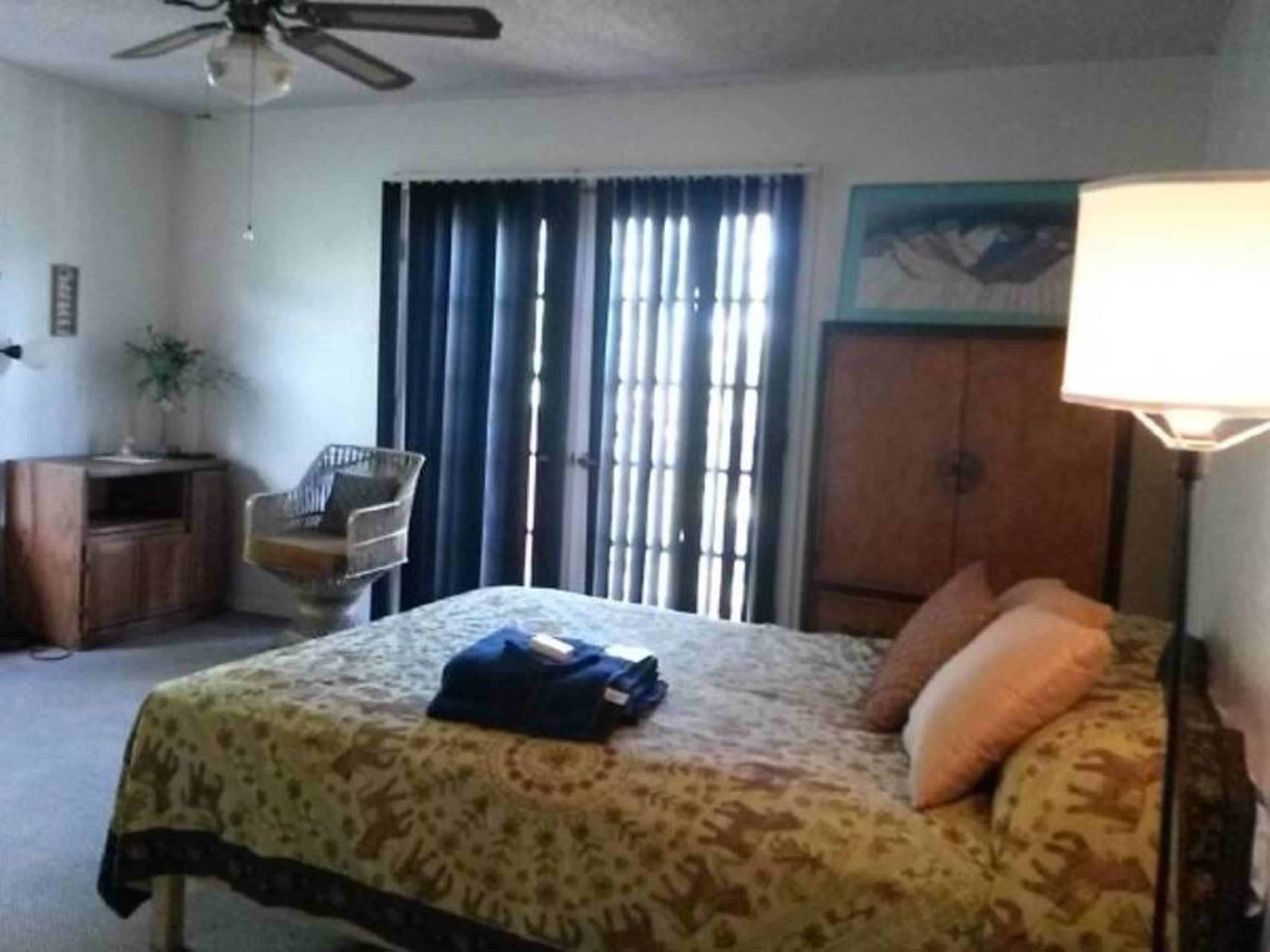 Spend the night on site (1 bedroom, QUEEN bed)