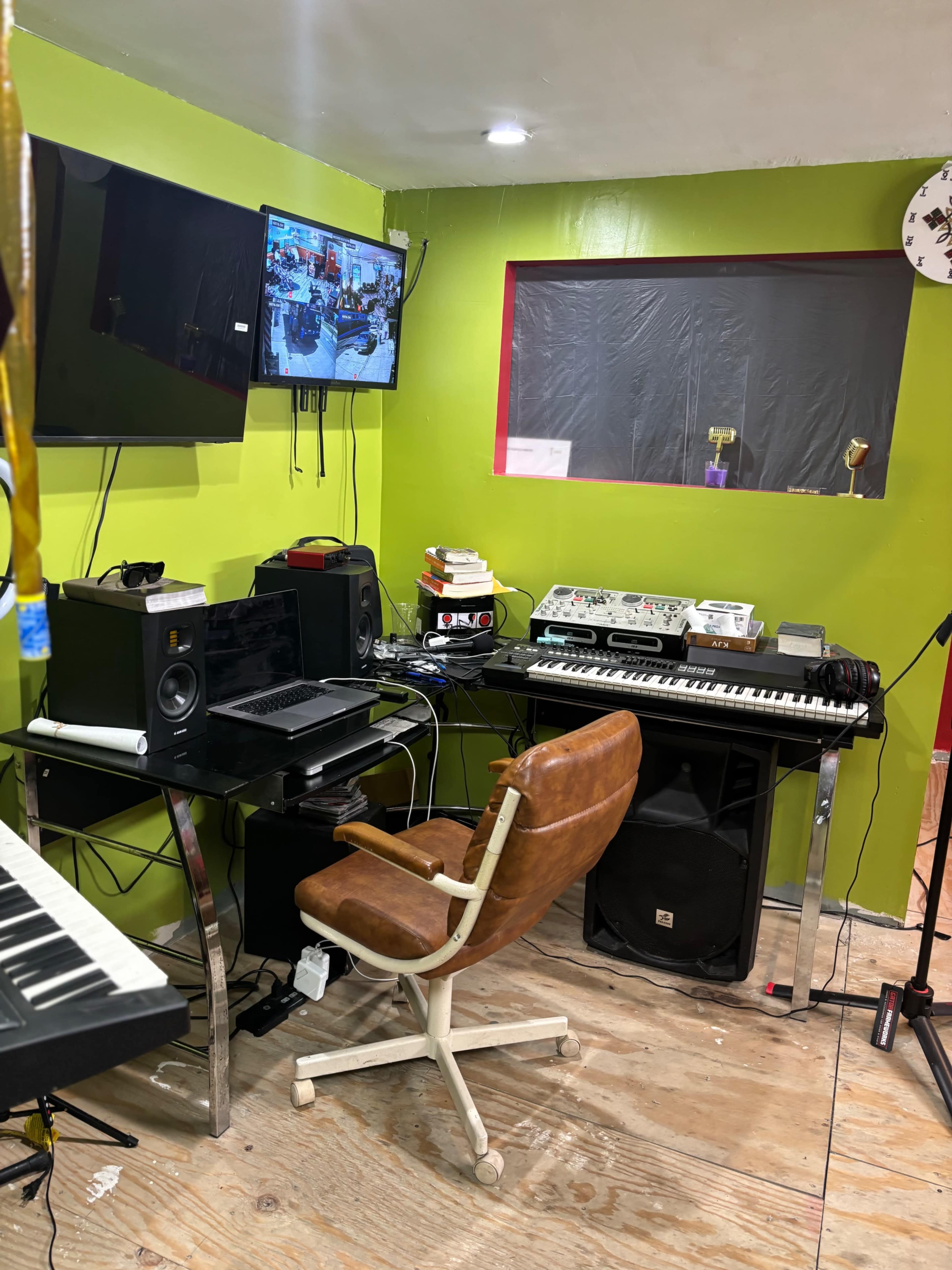 Modern Recording Studio in South Ozone Park with Professional Equipment” Image in South Ozone Park, South Ozone Park, NY