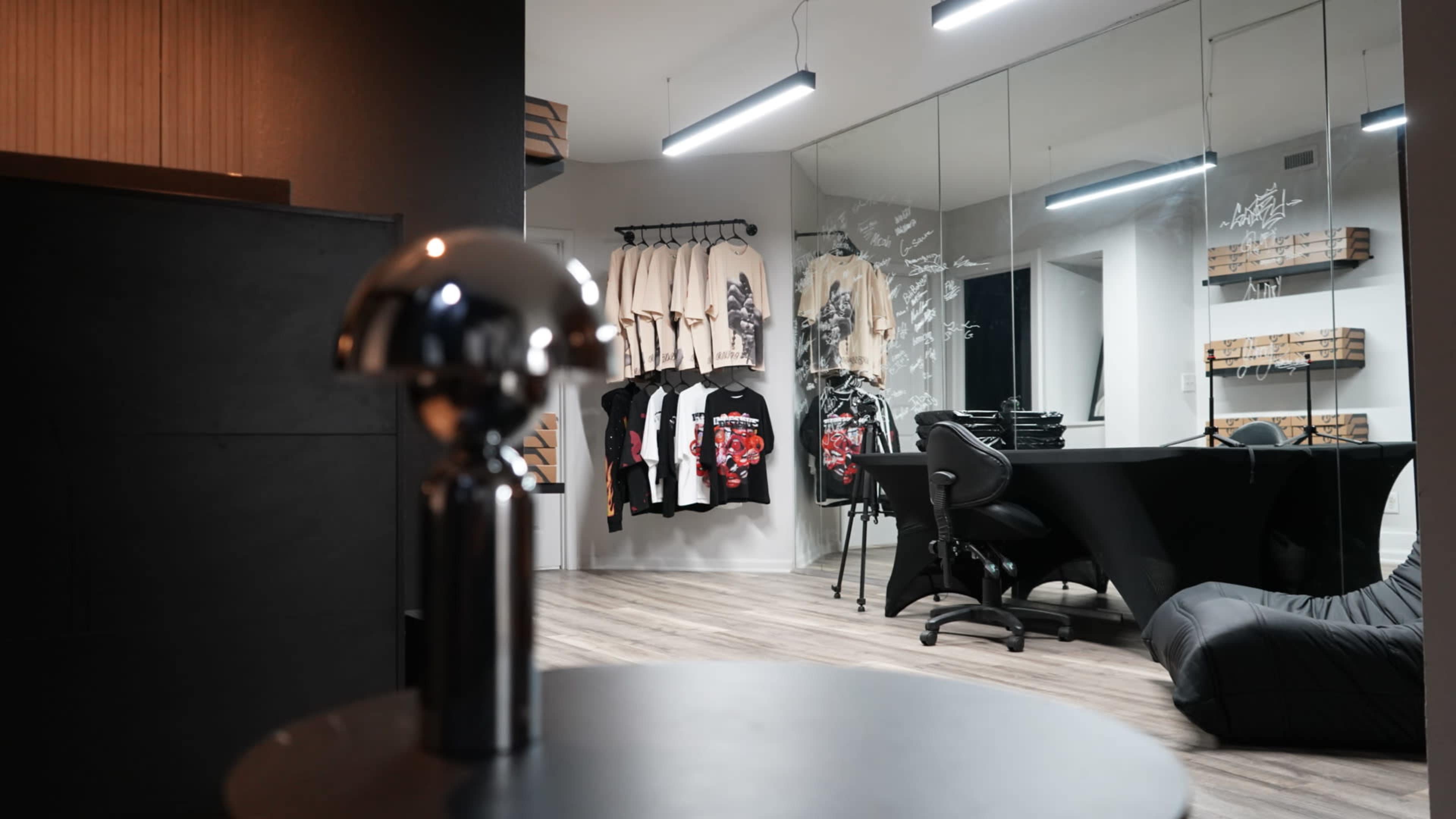 Uptown Studio with Bright Professional Setting Image in Uptown, Minneapolis, MN