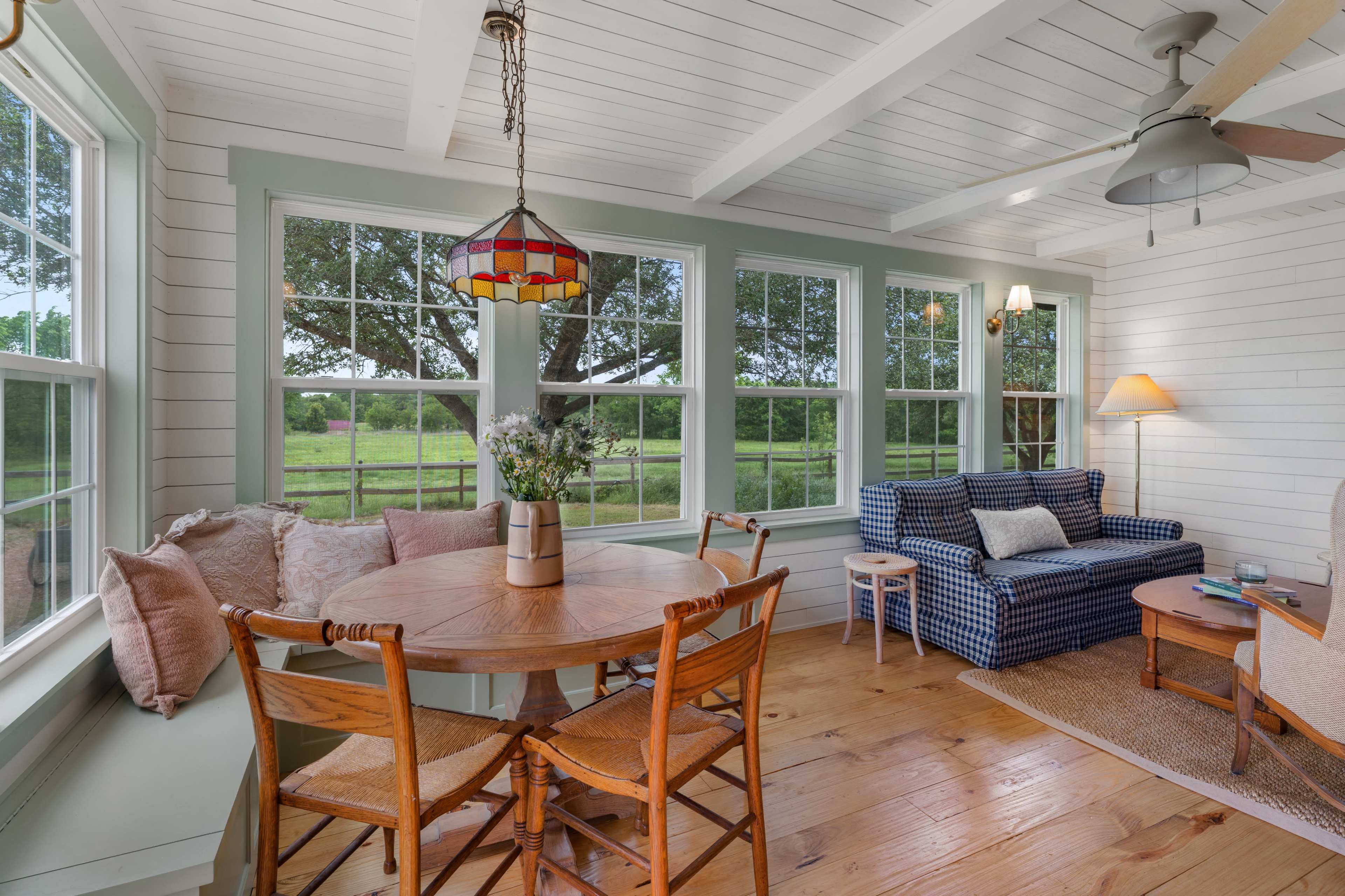 Charming Country Cottage on 8 Acres | Vintage Farmhouse & Scenic Photo Location Image in , Alvarado, TX