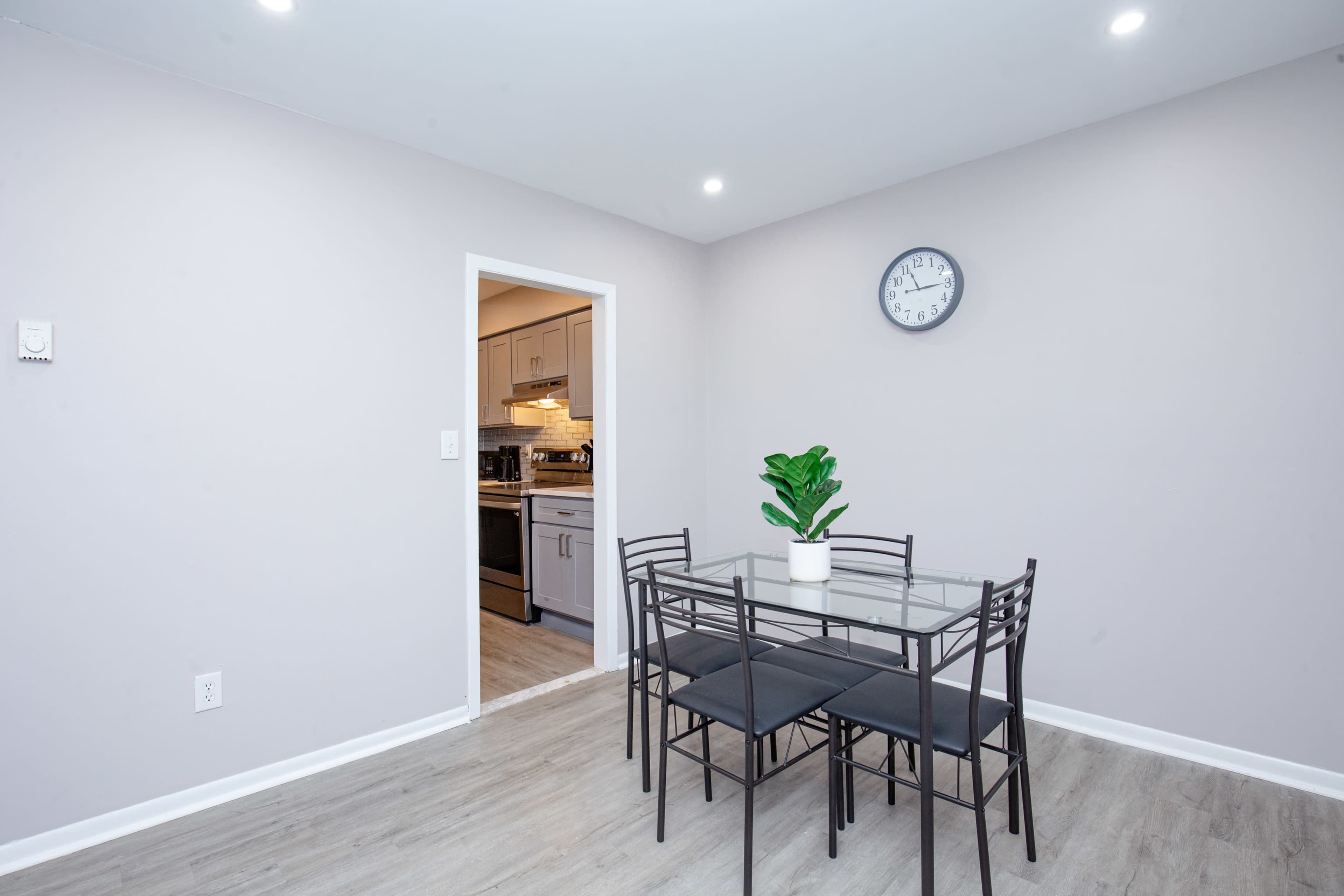 Cozy 2BR Home | 30 Min NYC | Yard + Free Streaming Image in East Orange, East Orange, NJ
