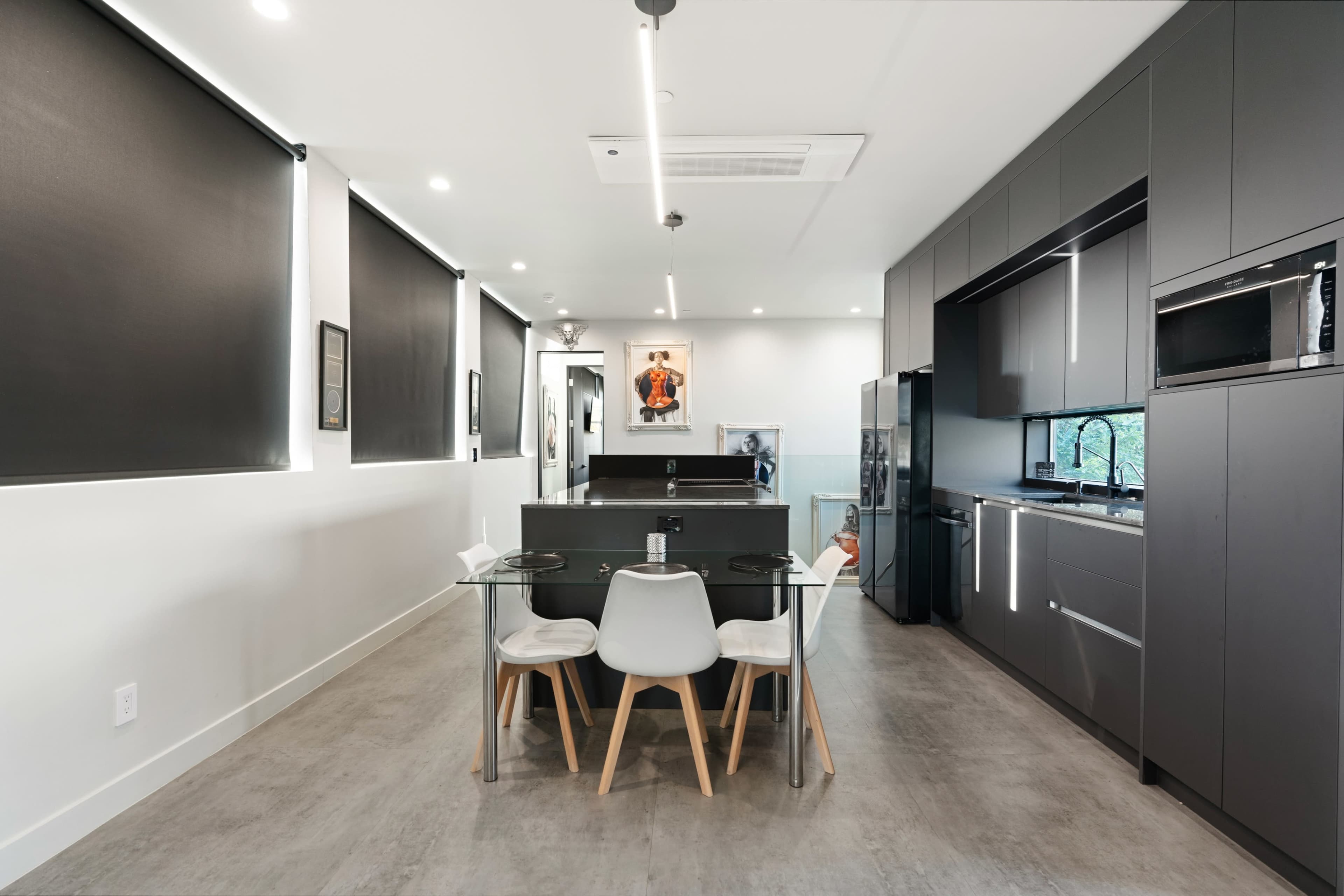Modern Home in Culver City with basement Photo Studio and Rooftop Patio Image in Park West, Culver City, CA