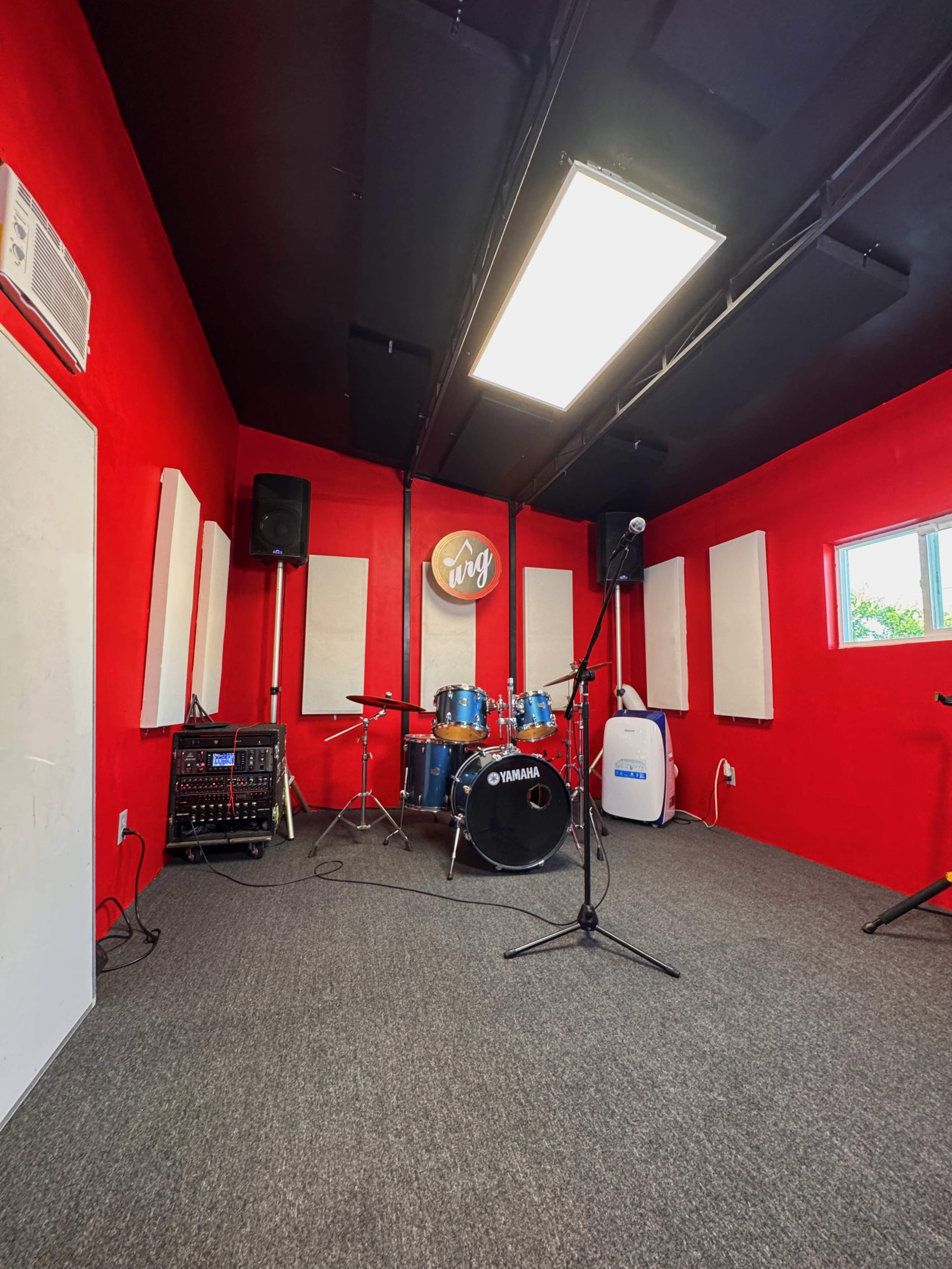 Music Studio perfect for pictures/videos or song recording Image in , Corona, CA