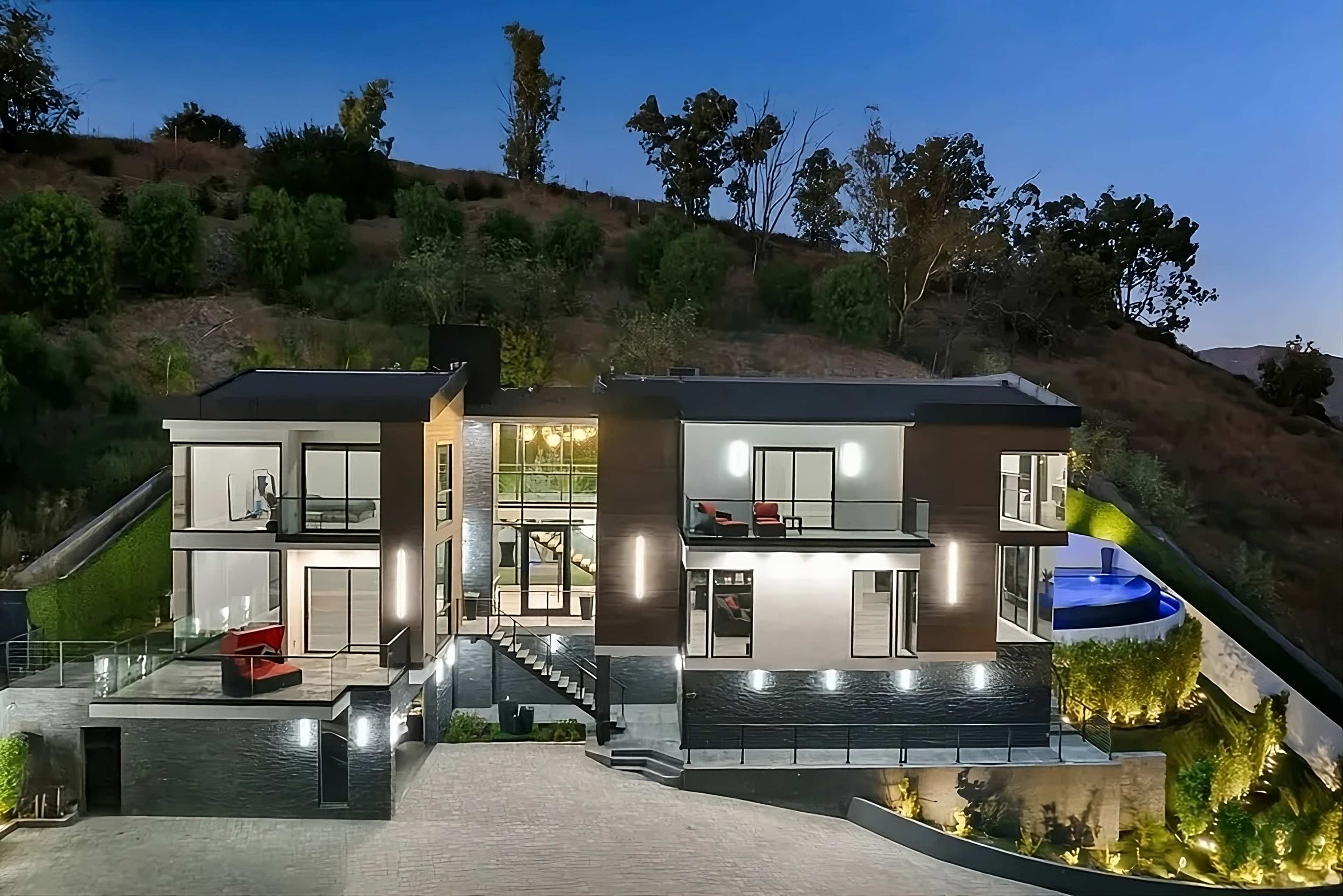 Sky Loft: Luxe Space w/ City Vibes & Infinity Edge Image in Granada Hills, Los Angeles, CA