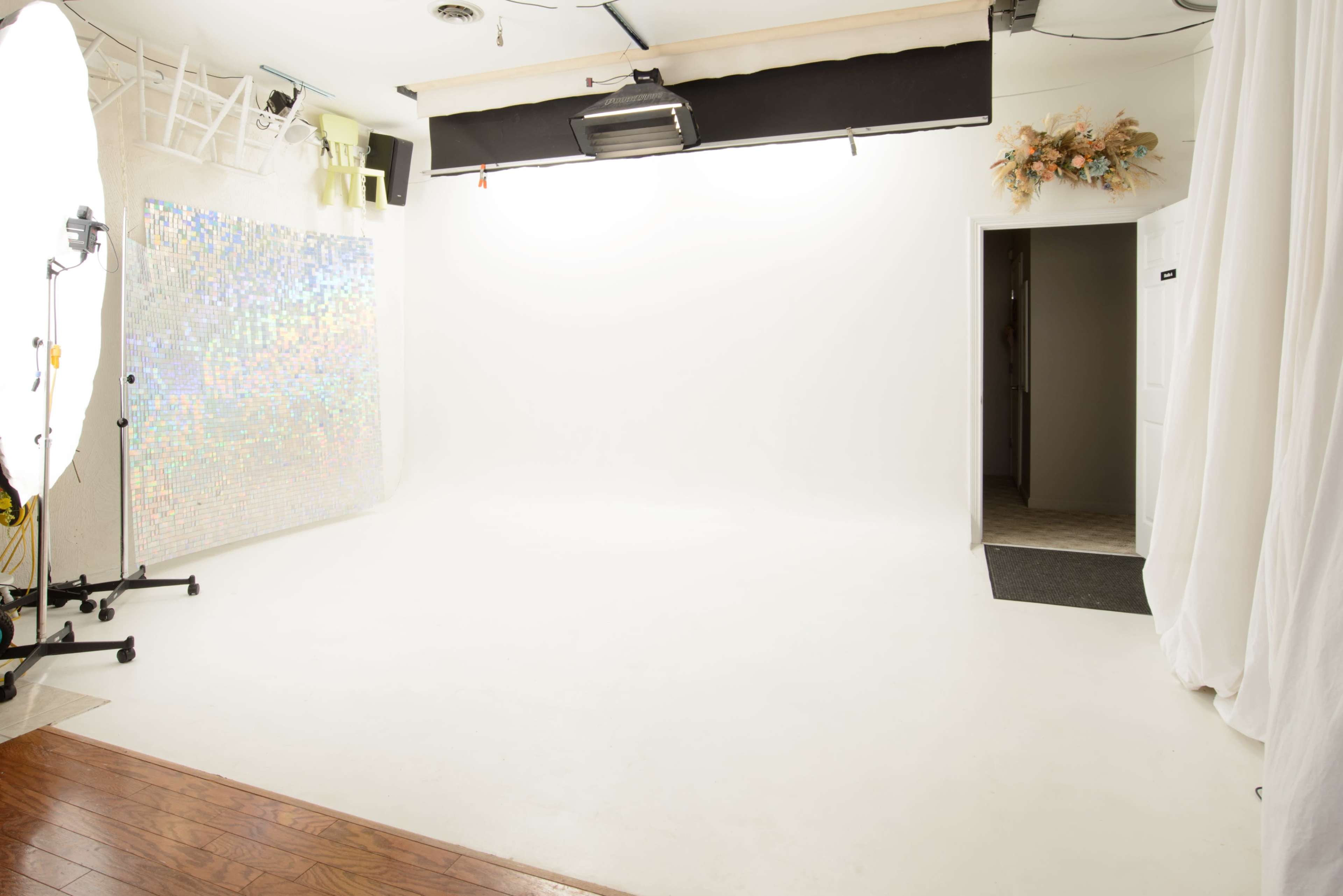 900sq ft Professional Photography Studio with Music Recording Studio Image in Wyandotte, Wyandotte, MI
