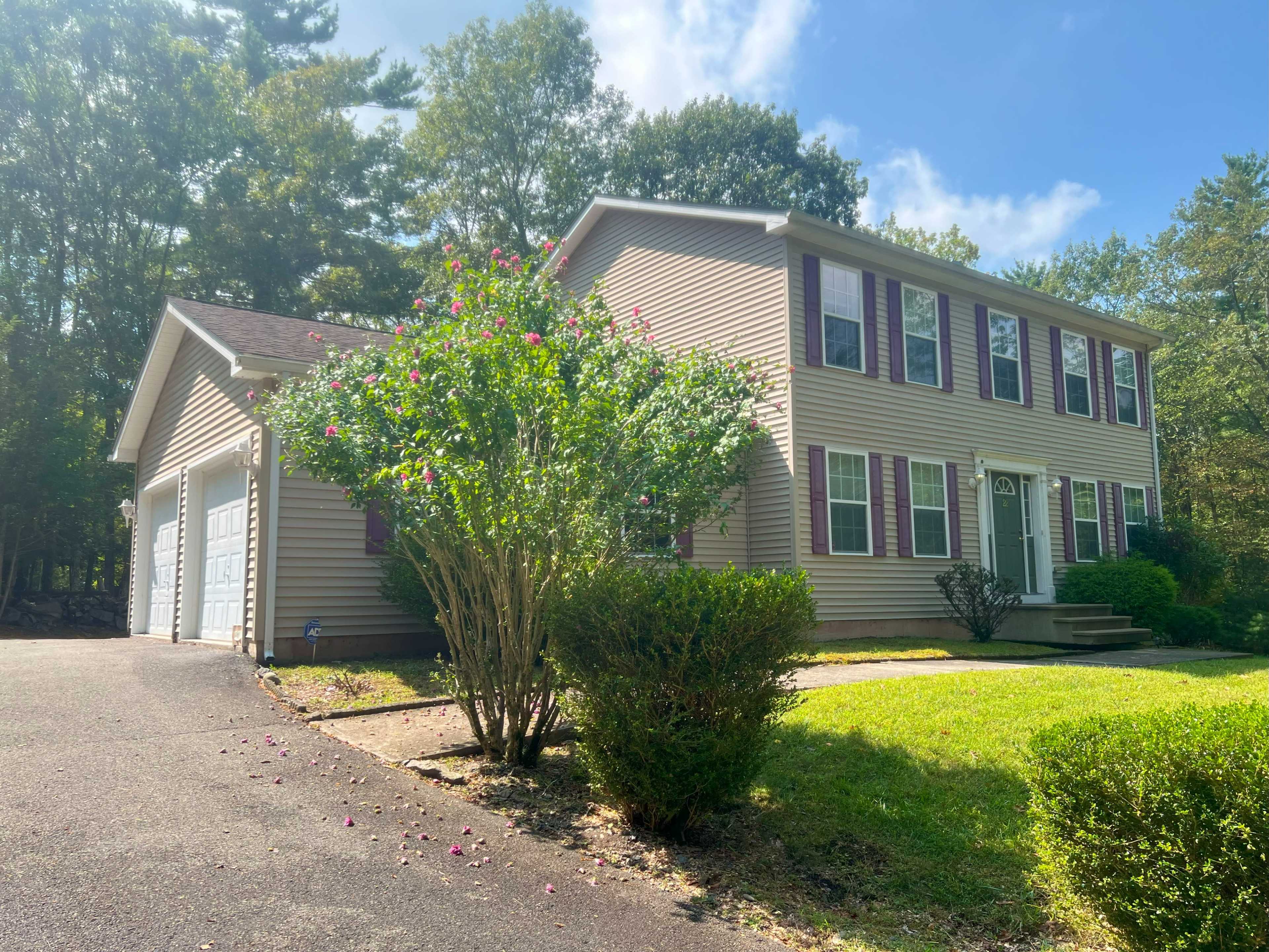 Spacious 4BR Home with Basement – Minimal Image in Middle Smithfield Township, East Stroudsburg, PA