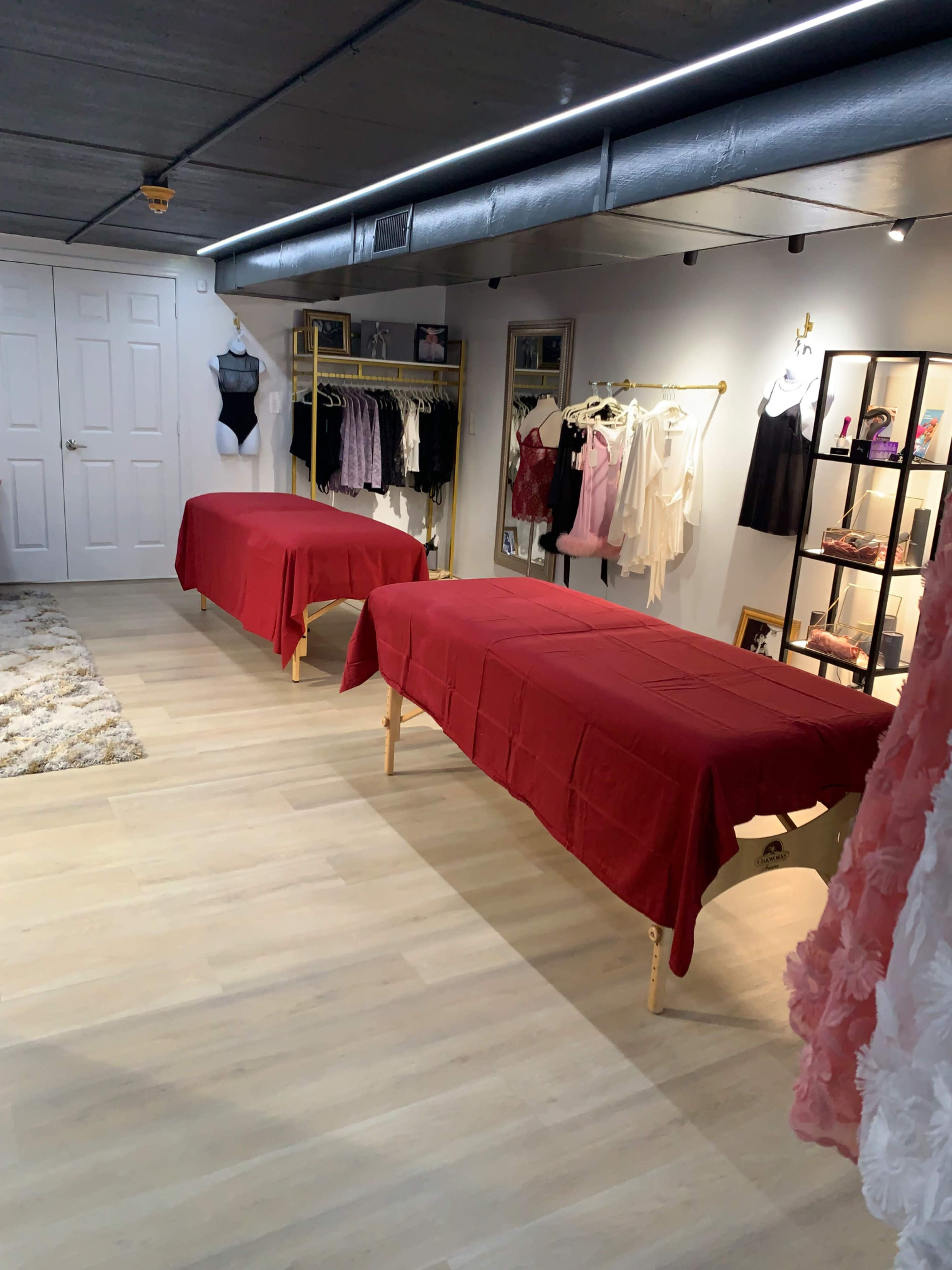Pop up shop space available inside existing boutique! Image in East Fort Lauderdale, Fort Lauderdale, FL