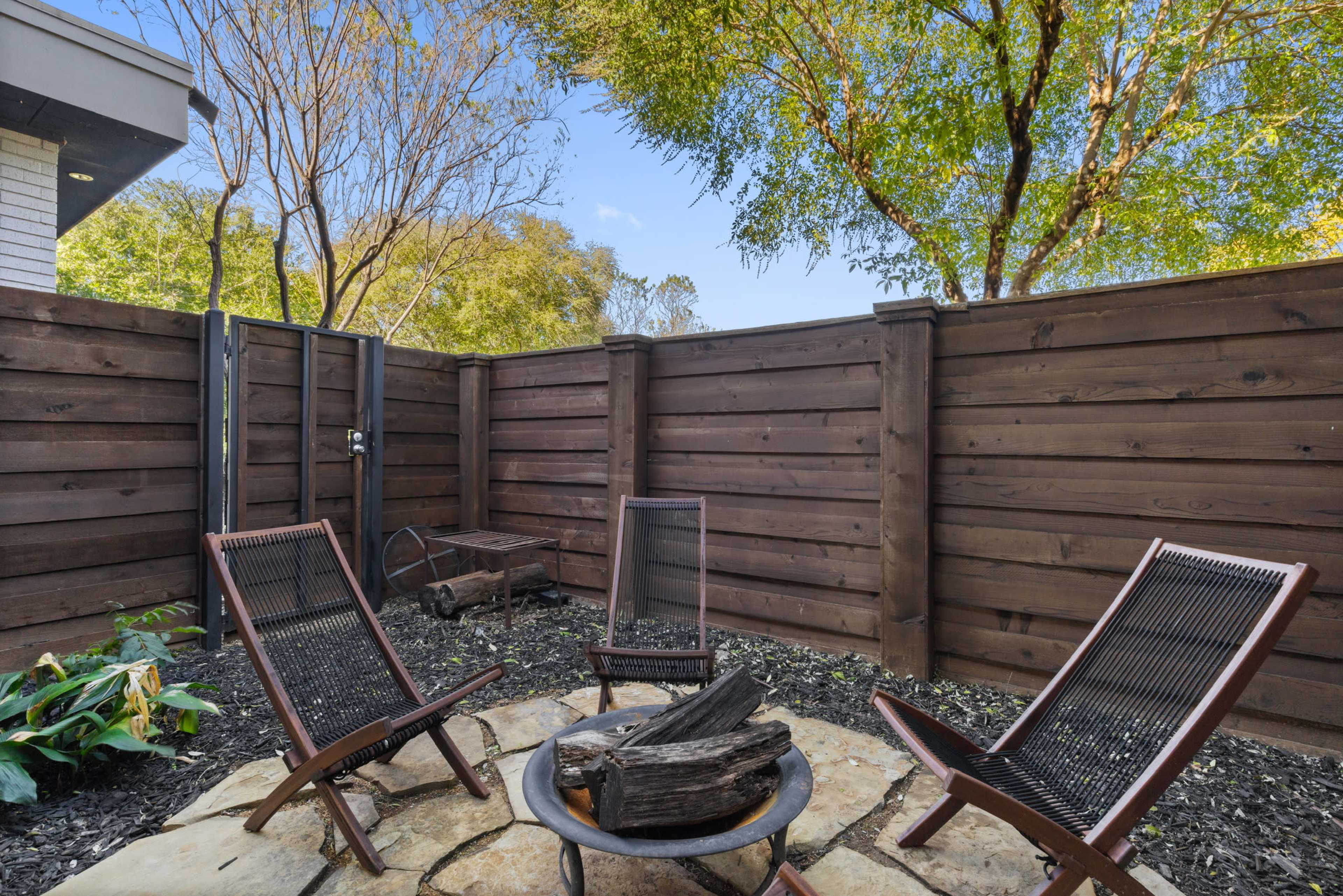 Resort-Style Pool & Patio Image in Northwest Dallas, Dallas, TX