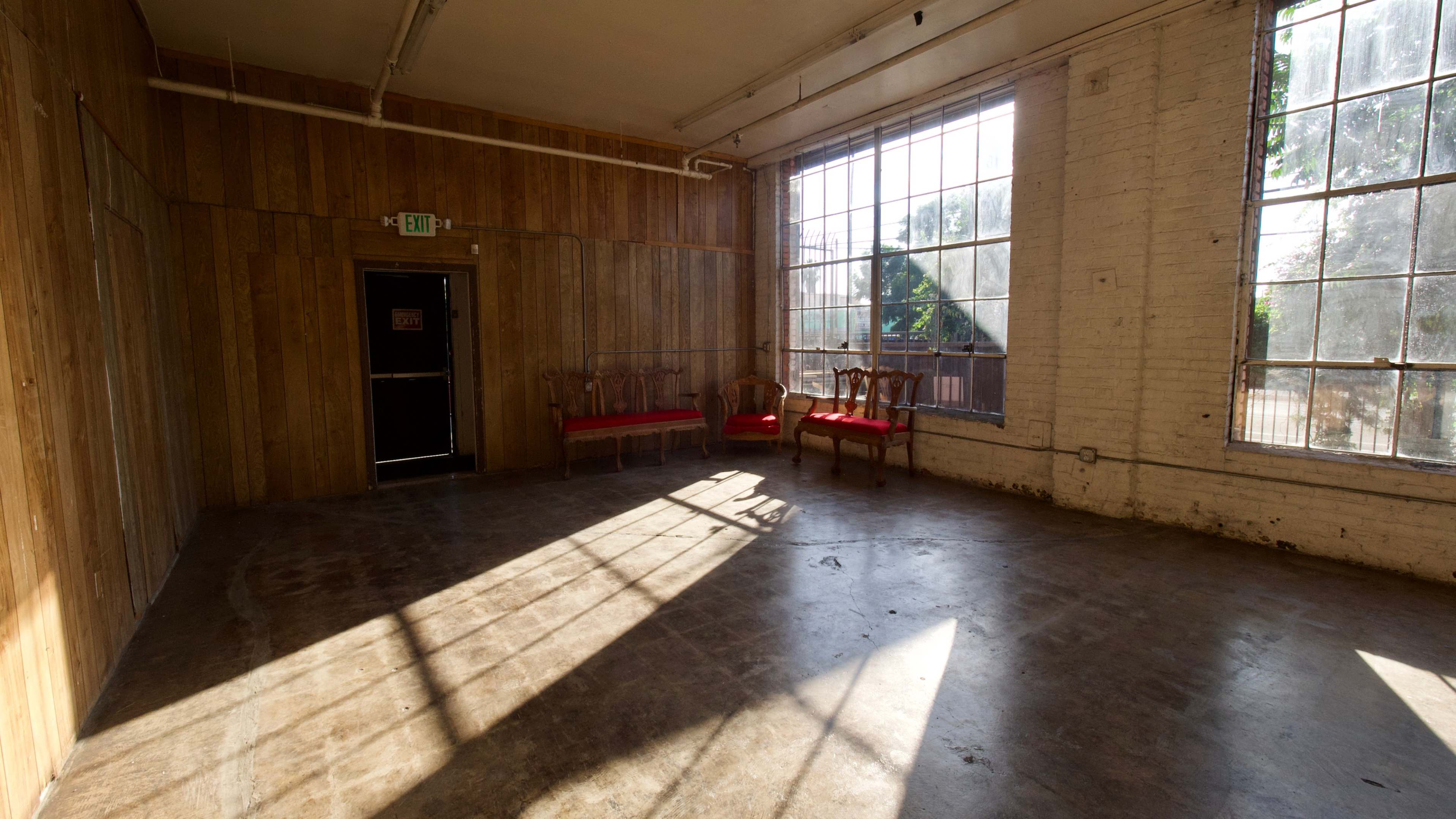 Retro Loft Daylight Studio Image in South Los Angeles, Los Angeles, CA