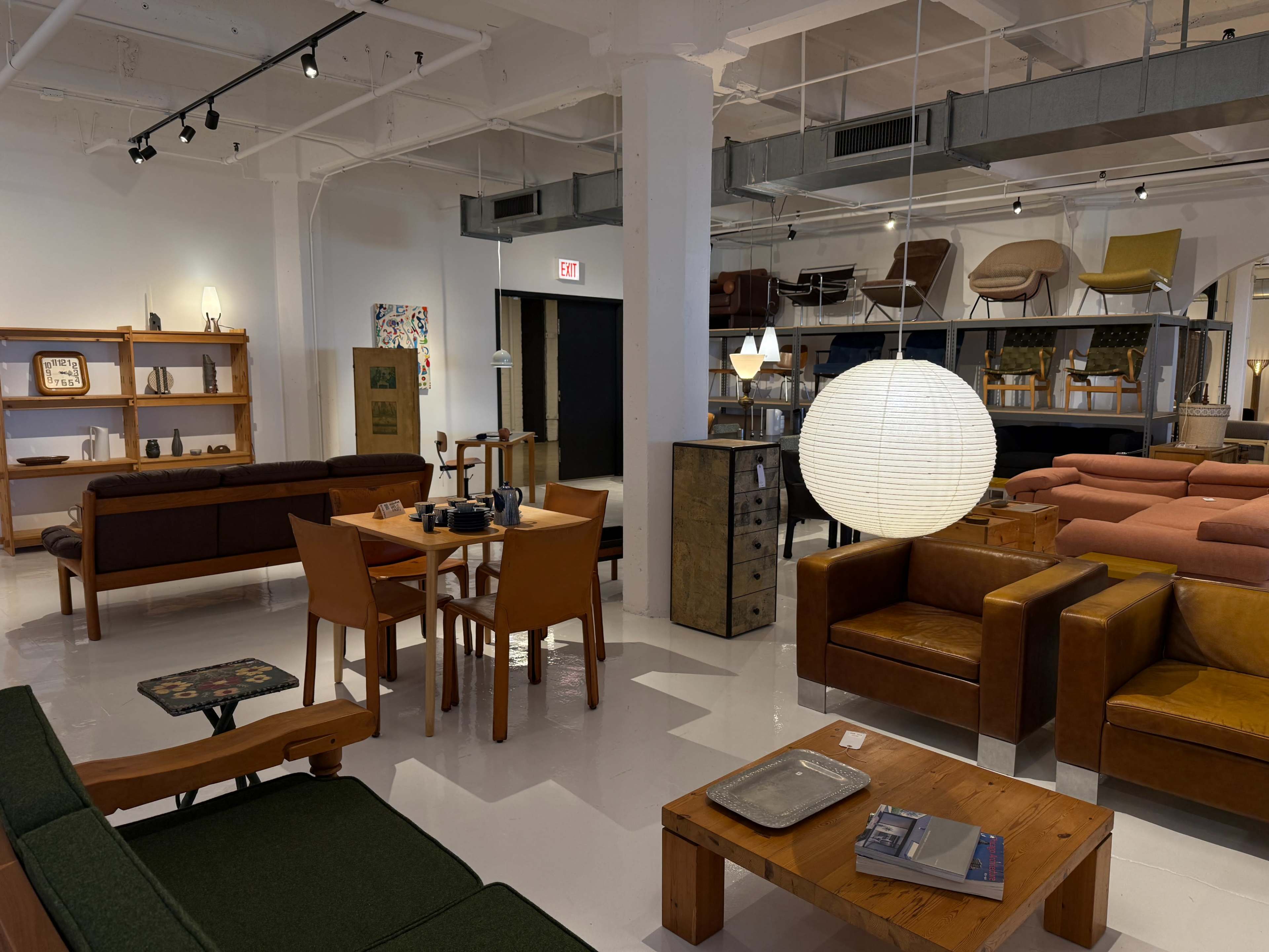 Downtown Open Air Vintage Furniture Showroom With Natural Light Shooting Area Image in Lower West Side, Chicago, IL