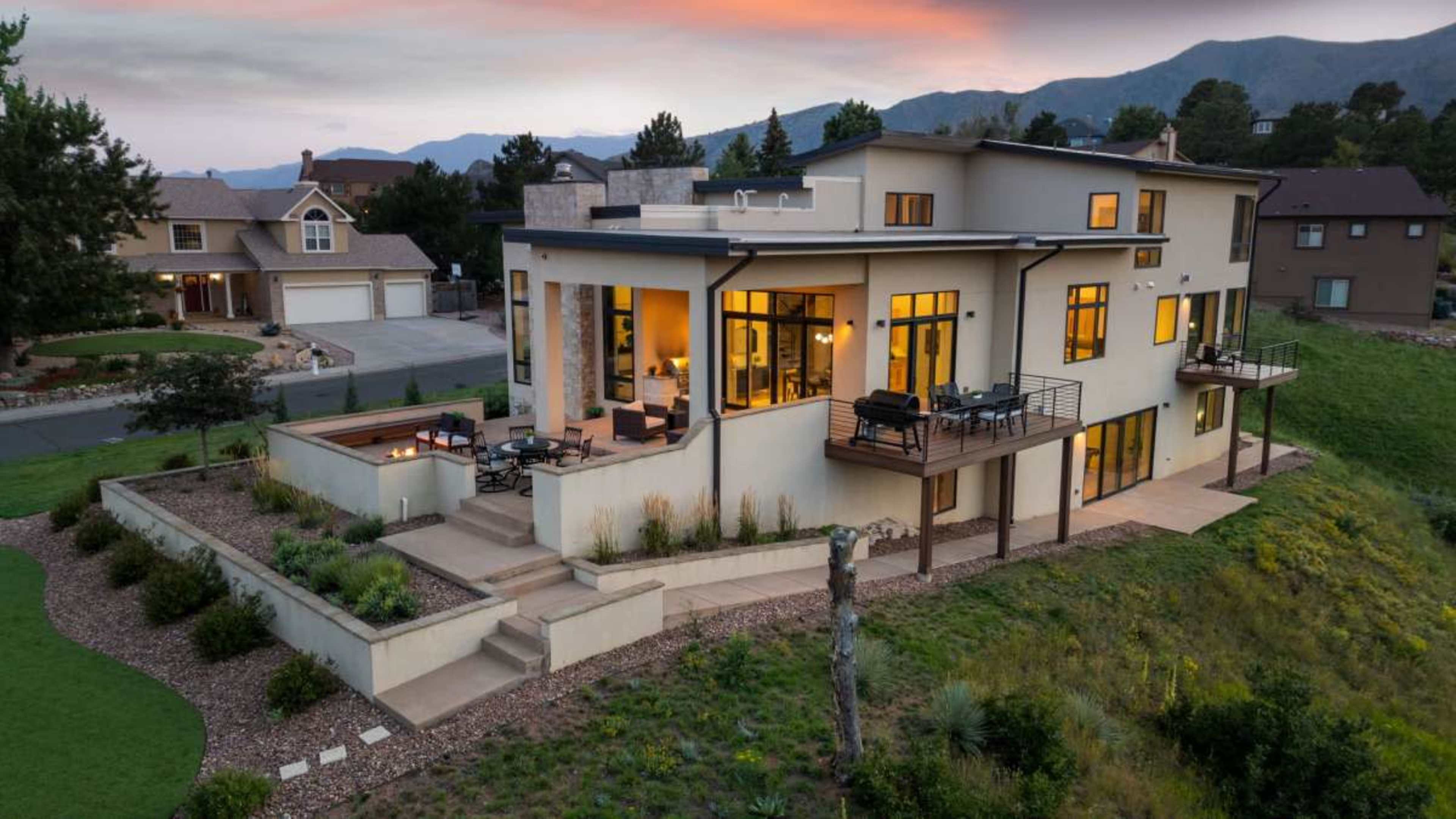 Bright Spacious and Luxurious Modern Home with Mountain Views in Ideal Colorado Springs Location Image in Northwest Colorado Springs, Colorado Springs, CO