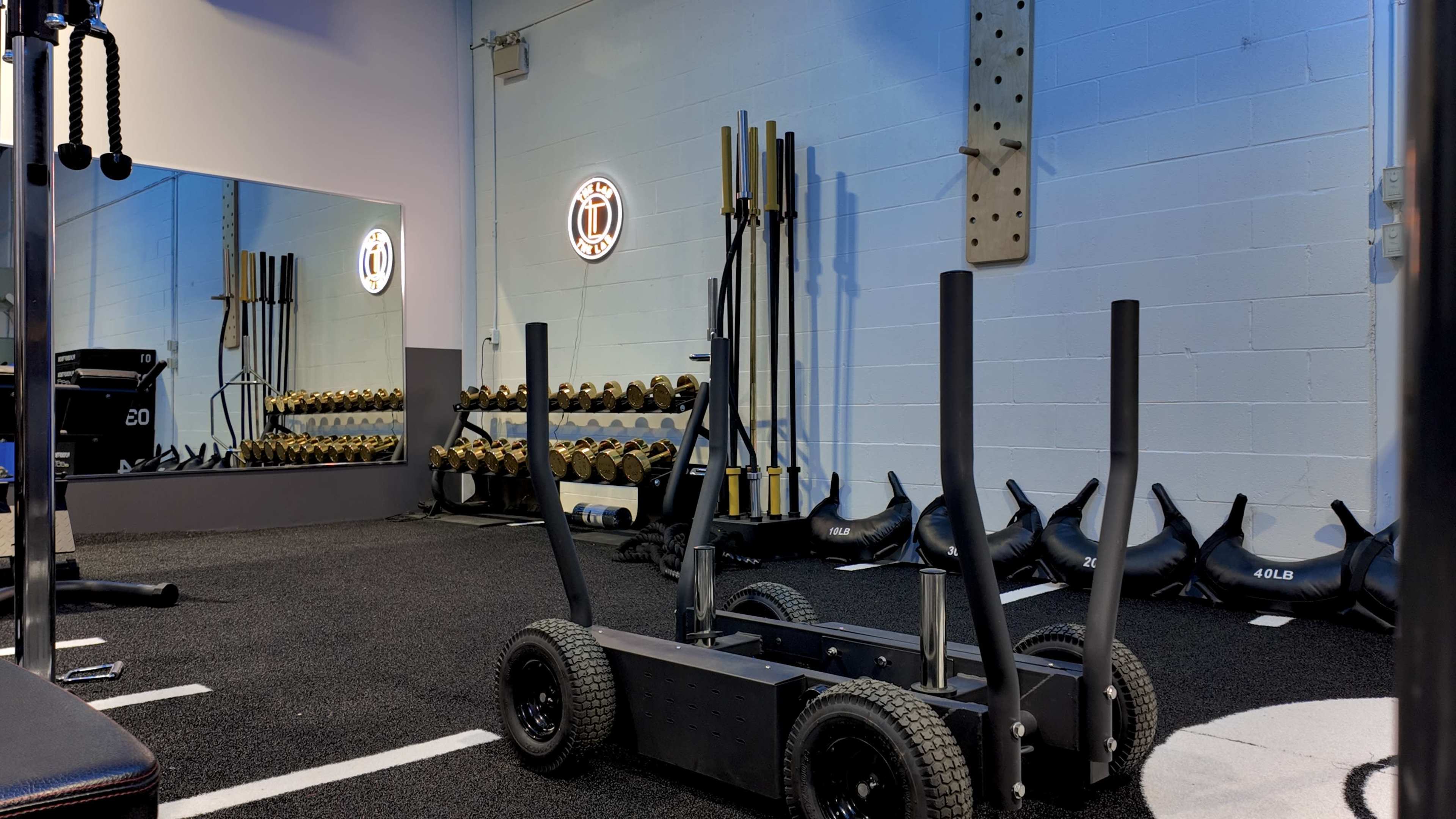 LUXURIOUS GYM FOR WORKOUTS/PHOTOSHOOTS/MUSIC VIDEOS Image in Brampton, Brampton, ON