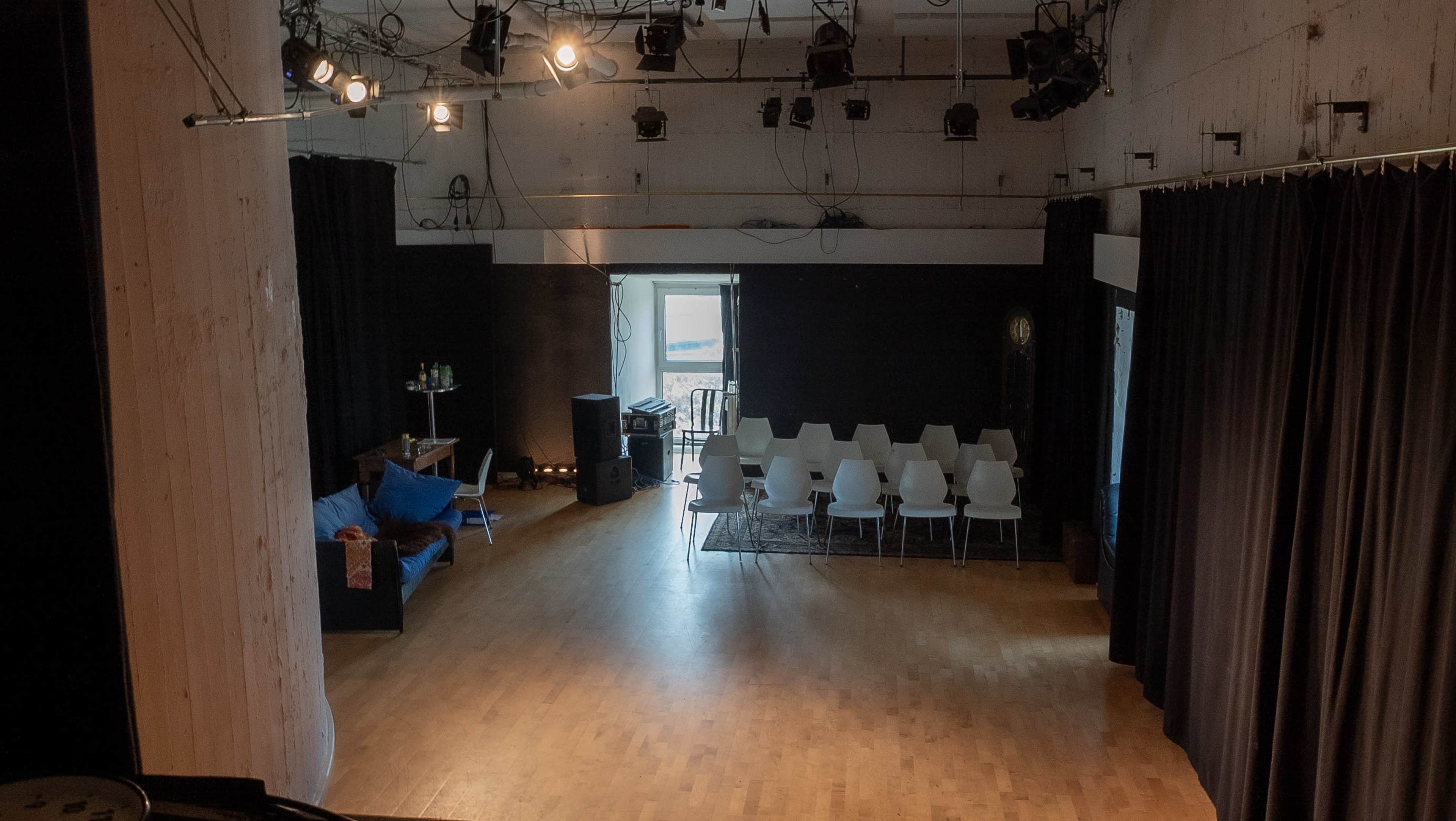 Räumlichkeiten für Partys, Firmenfeiern, Tanz, Yoga, Film und Seminare im Bunker in der Schanze Bild in St Pauli, Hamburg, 