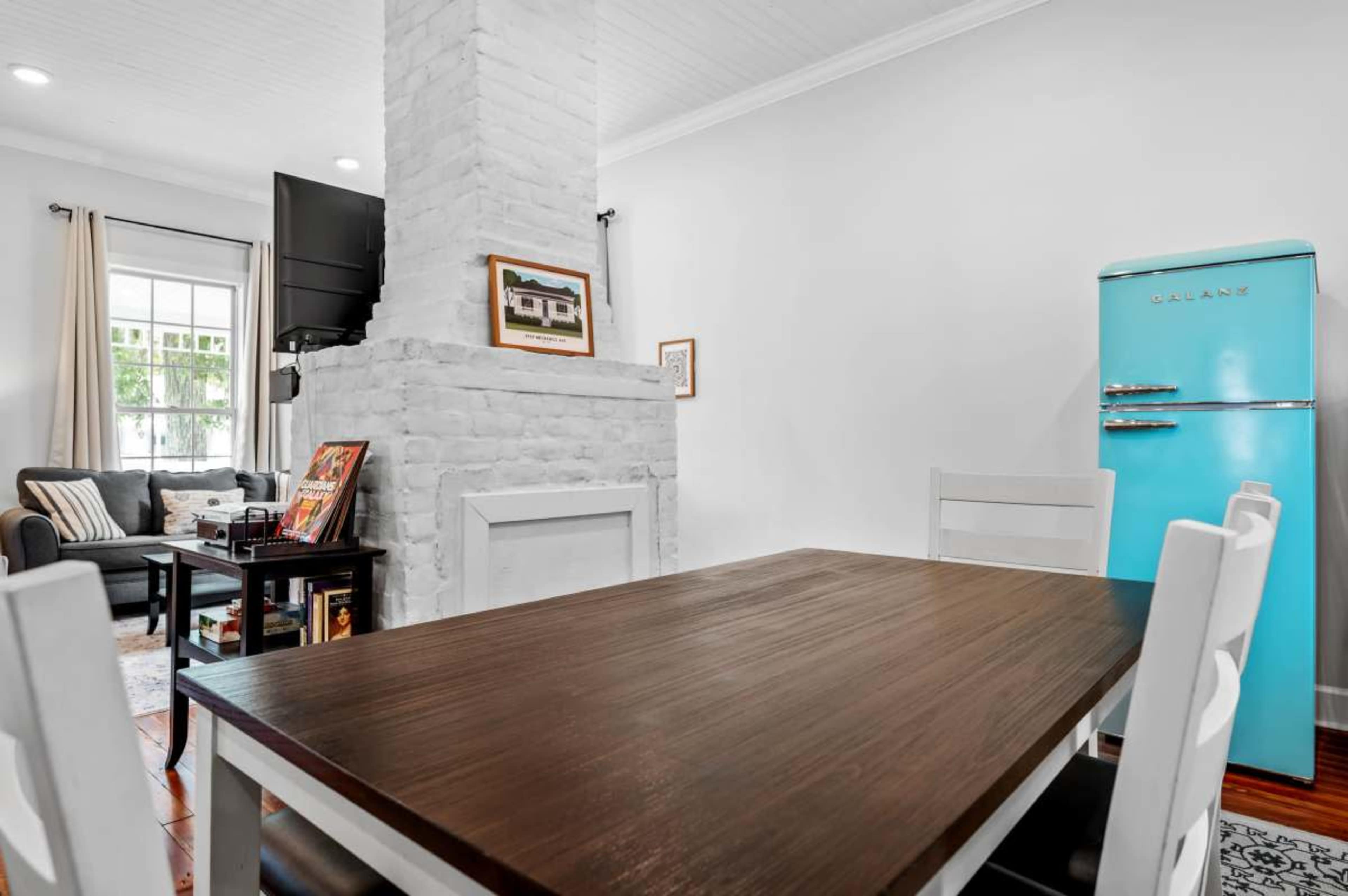 Charming Historic Home with Modern Decor Image in Thunderbolt, Savannah, GA