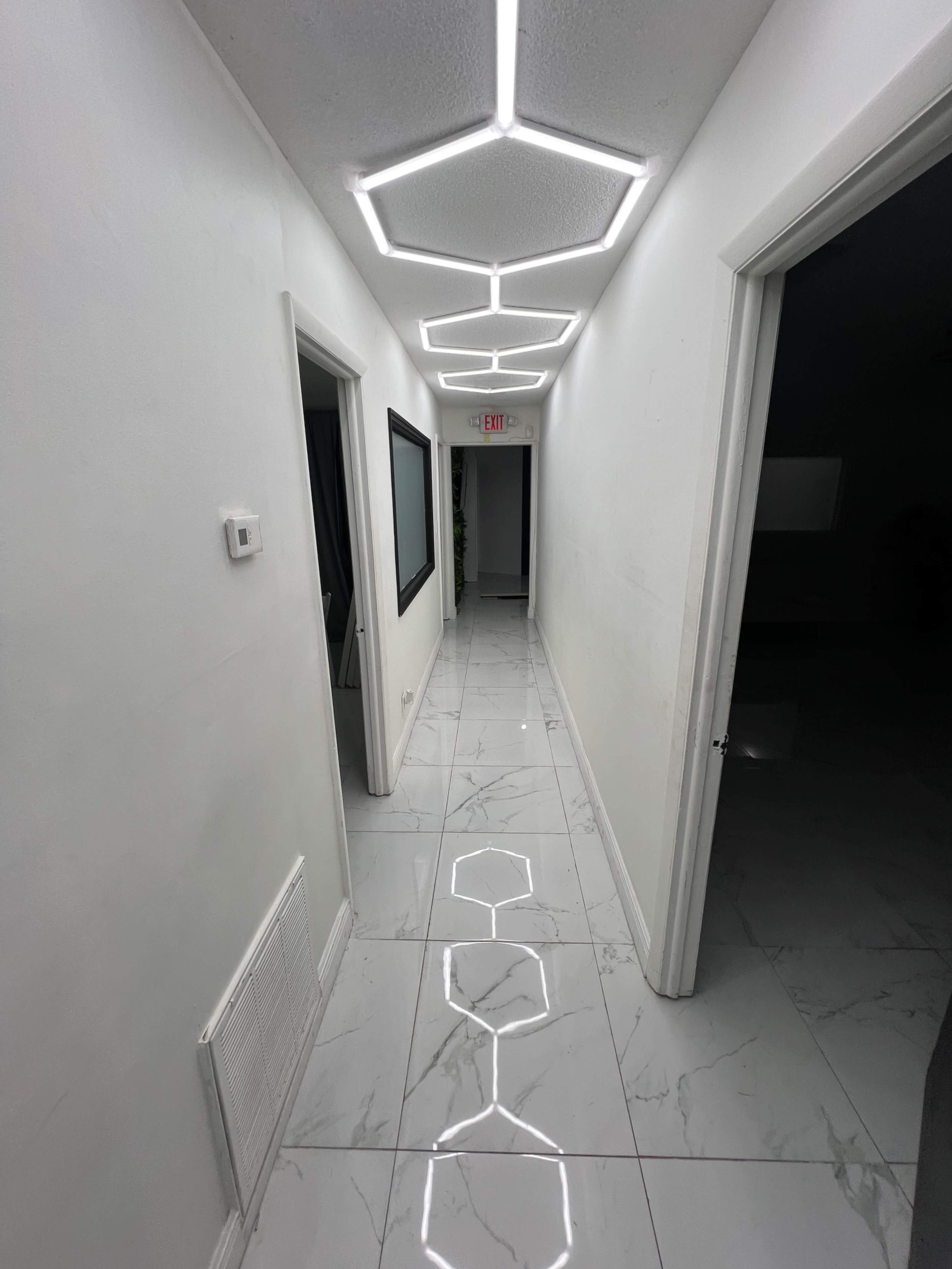 Modern Luxe Blank Canvas Flex Space Image in Plantation, Plantation, FL