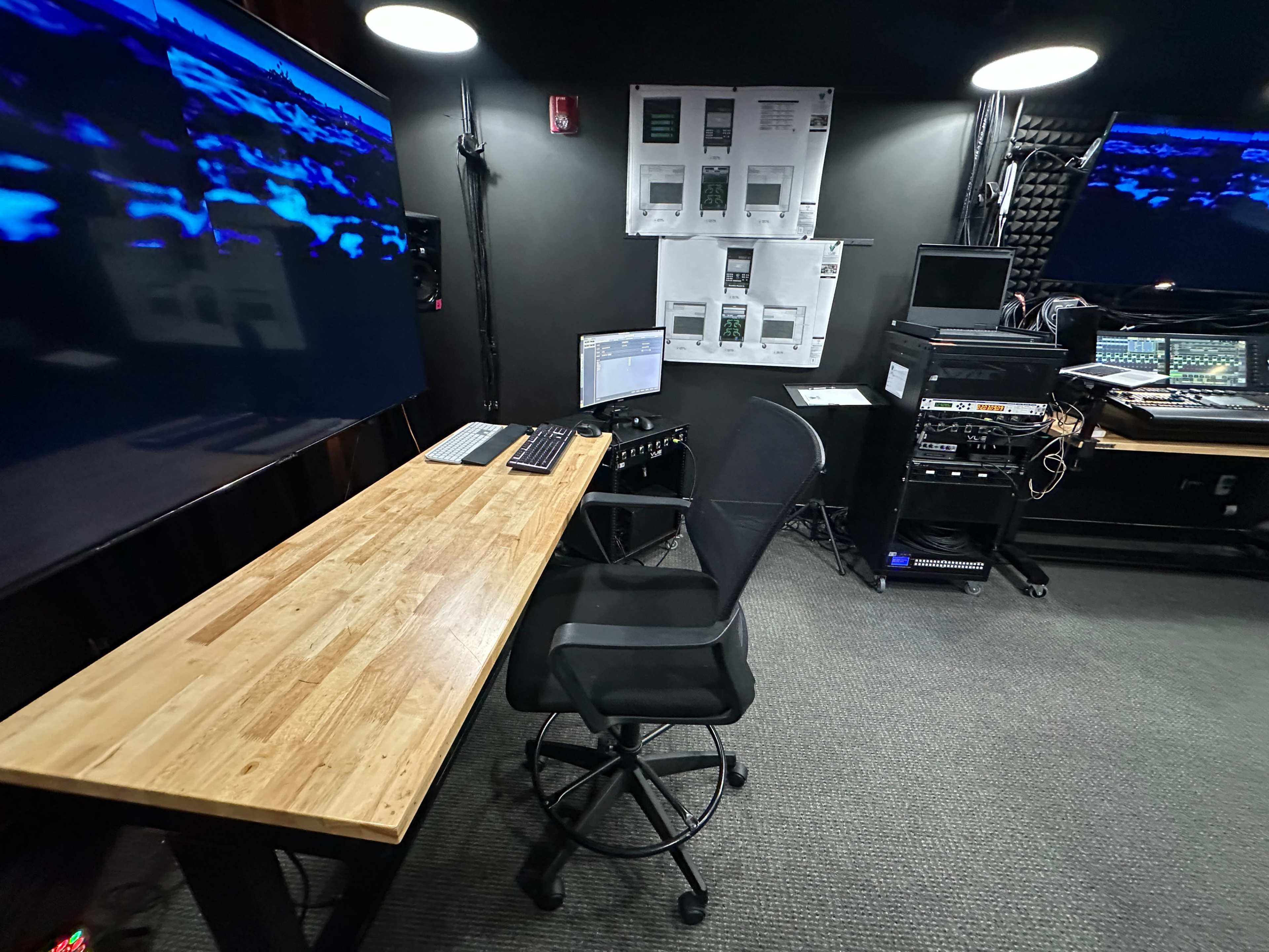 Edit Suite With all the bells and whistles Image in Du Page Township, Bolingbrook, IL