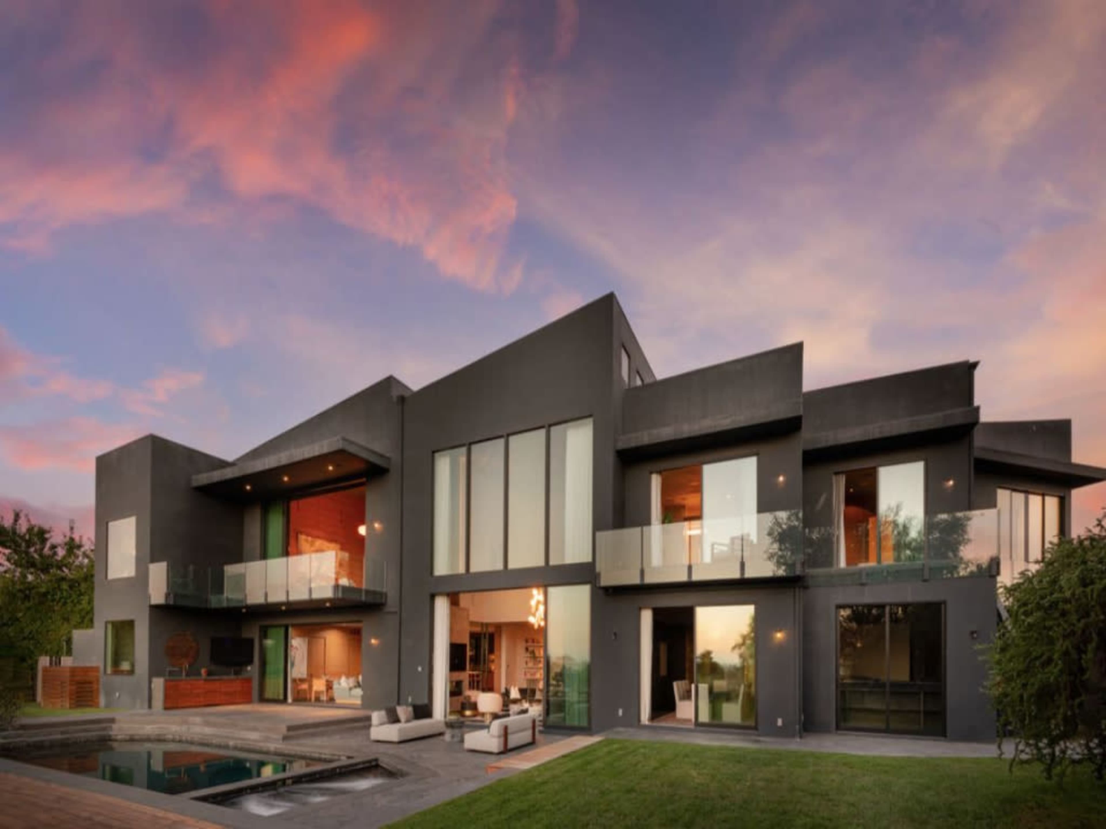 GLASS VISTA MANSION: MODERN MINIMAL, CANYON VIEWS Image in Beverly Crest, Beverly Hills, CA