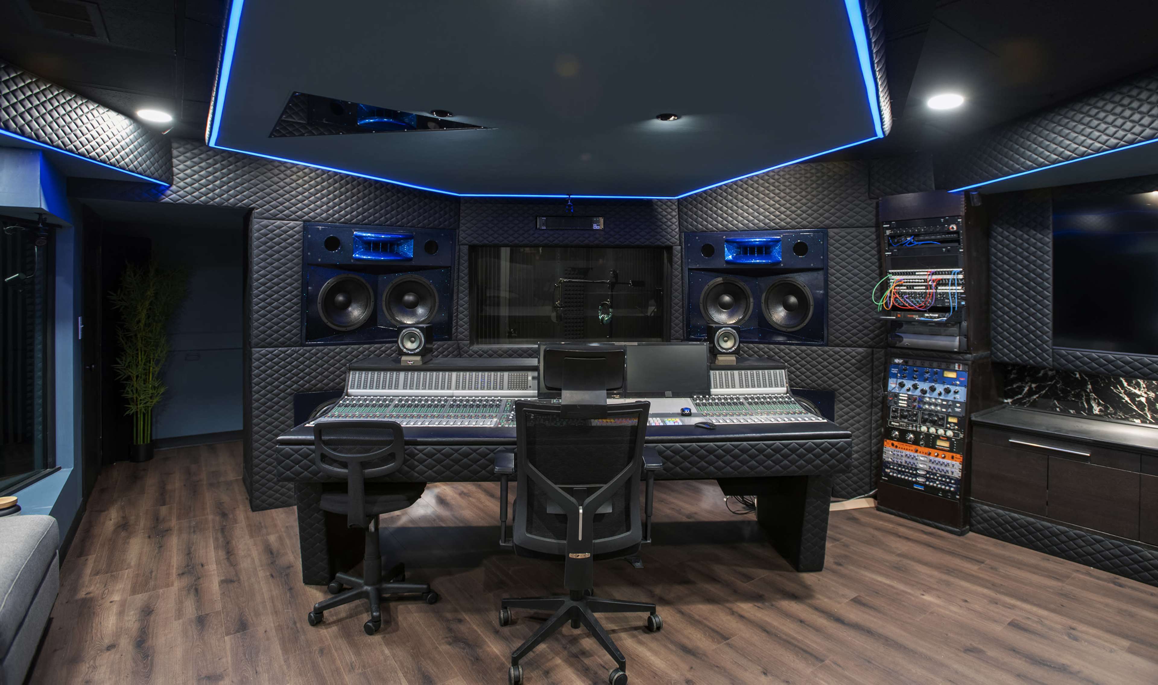 Luxury Recording Studio w/ Cinematic Lighting – Soundloft Maybach Room Image in Branford, Branford, CT