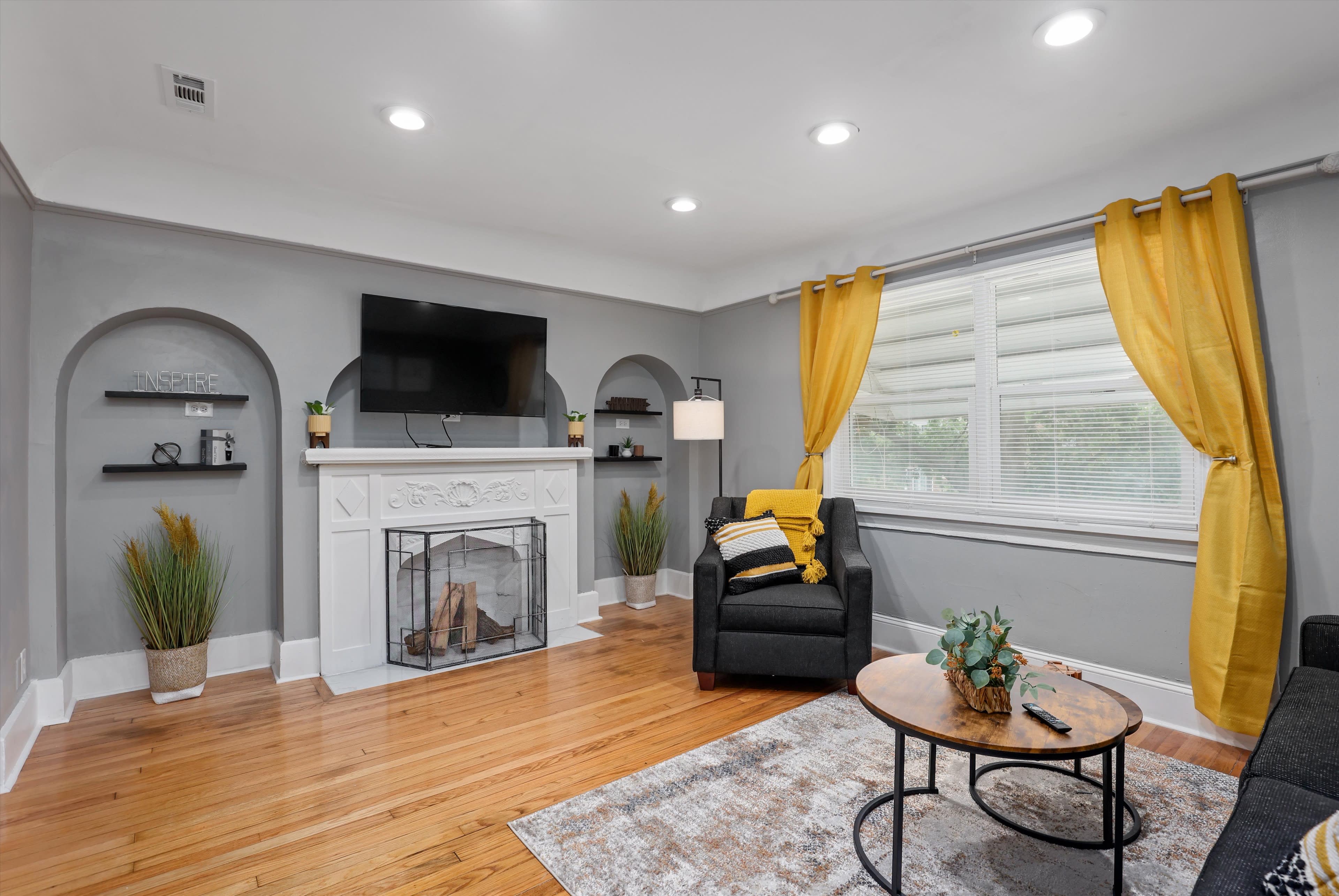 Modern & cozy Image in Morningside, Detroit, MI