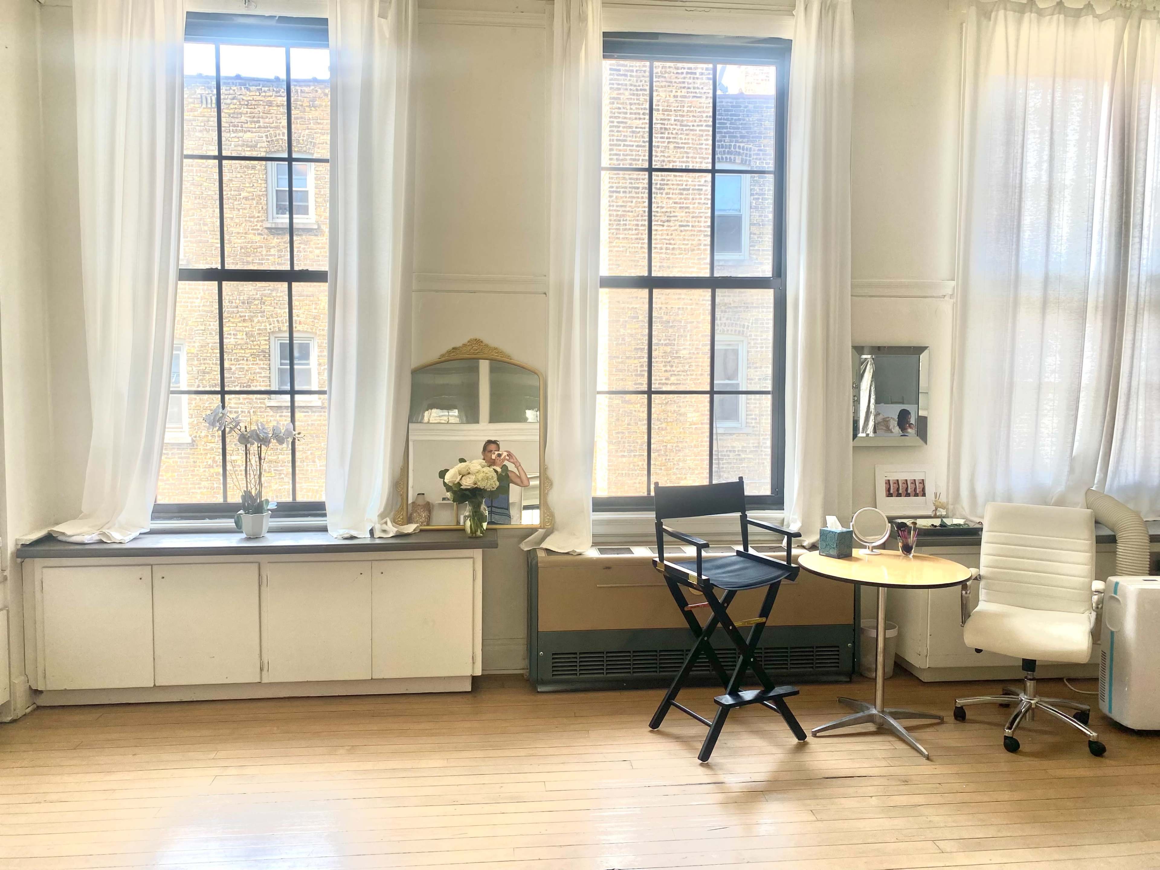 Natural Light Studio in Beautiful Evanston Image in Evanston Township, Evanston, IL