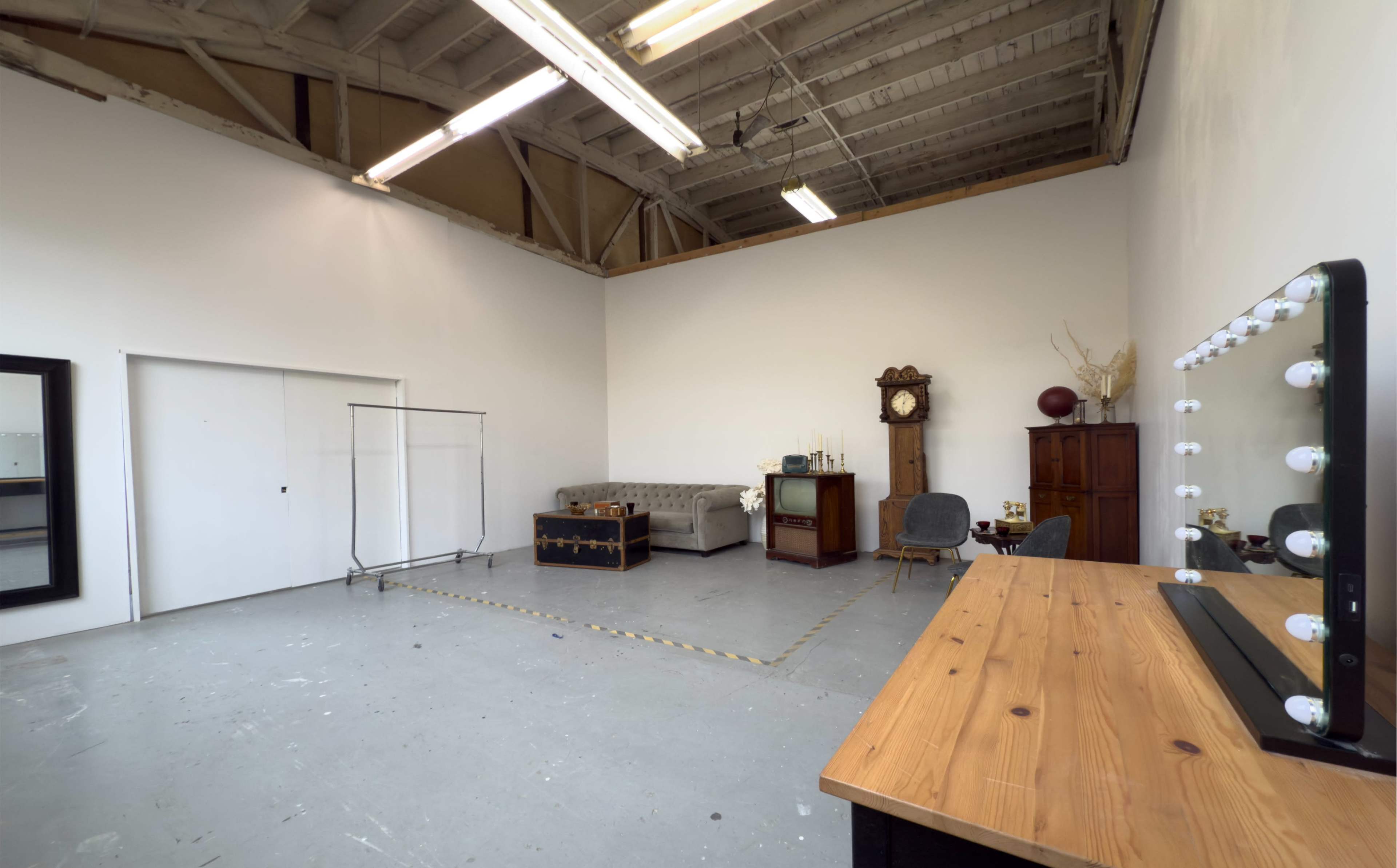Warehouse, Industrial, Bright 400 sf Daylight Studio. Image in North Portland, Portland, OR