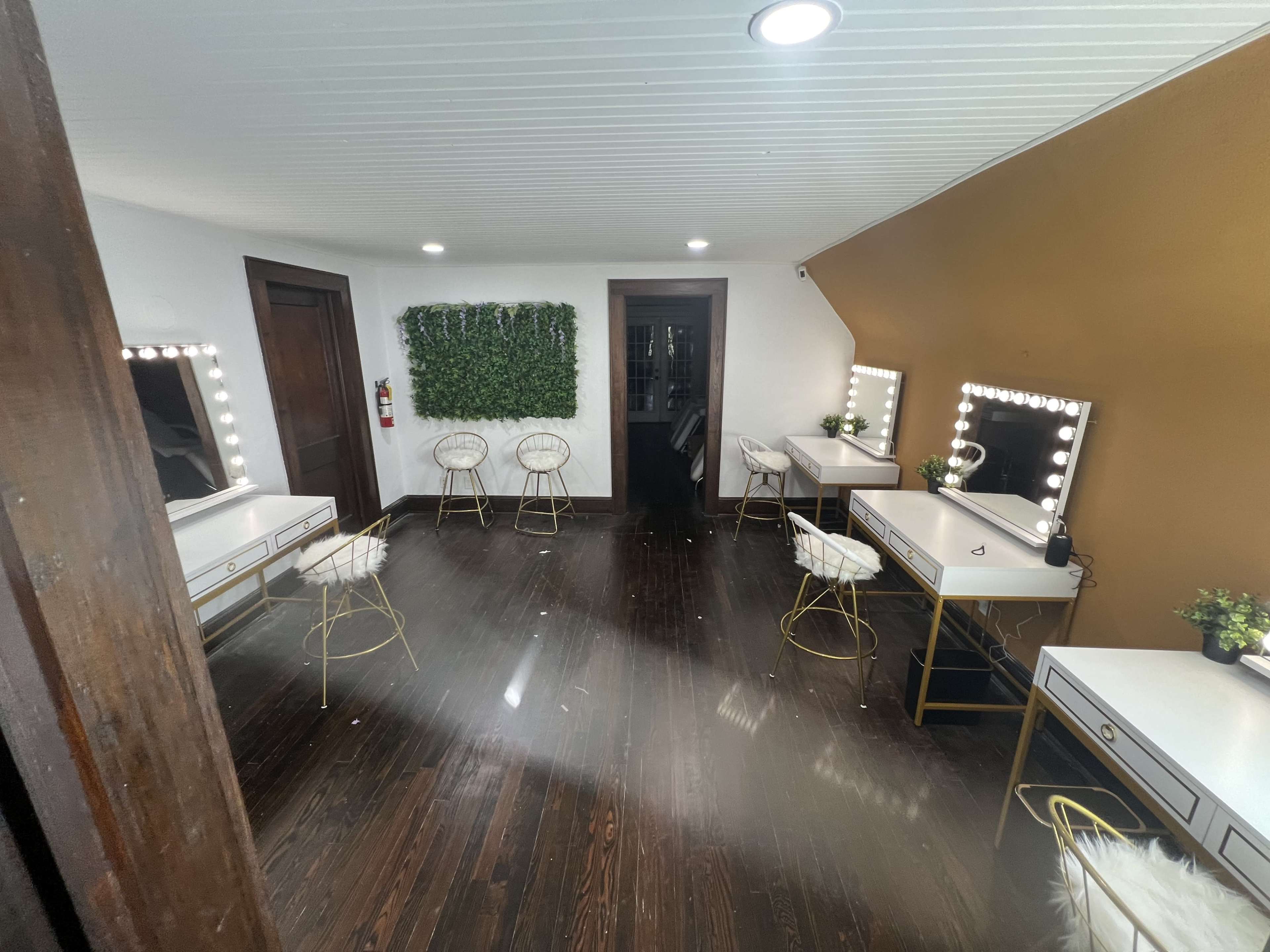 Luxury Urban Salon & Spa Retreat Image in Fayetteville, Fayetteville, GA