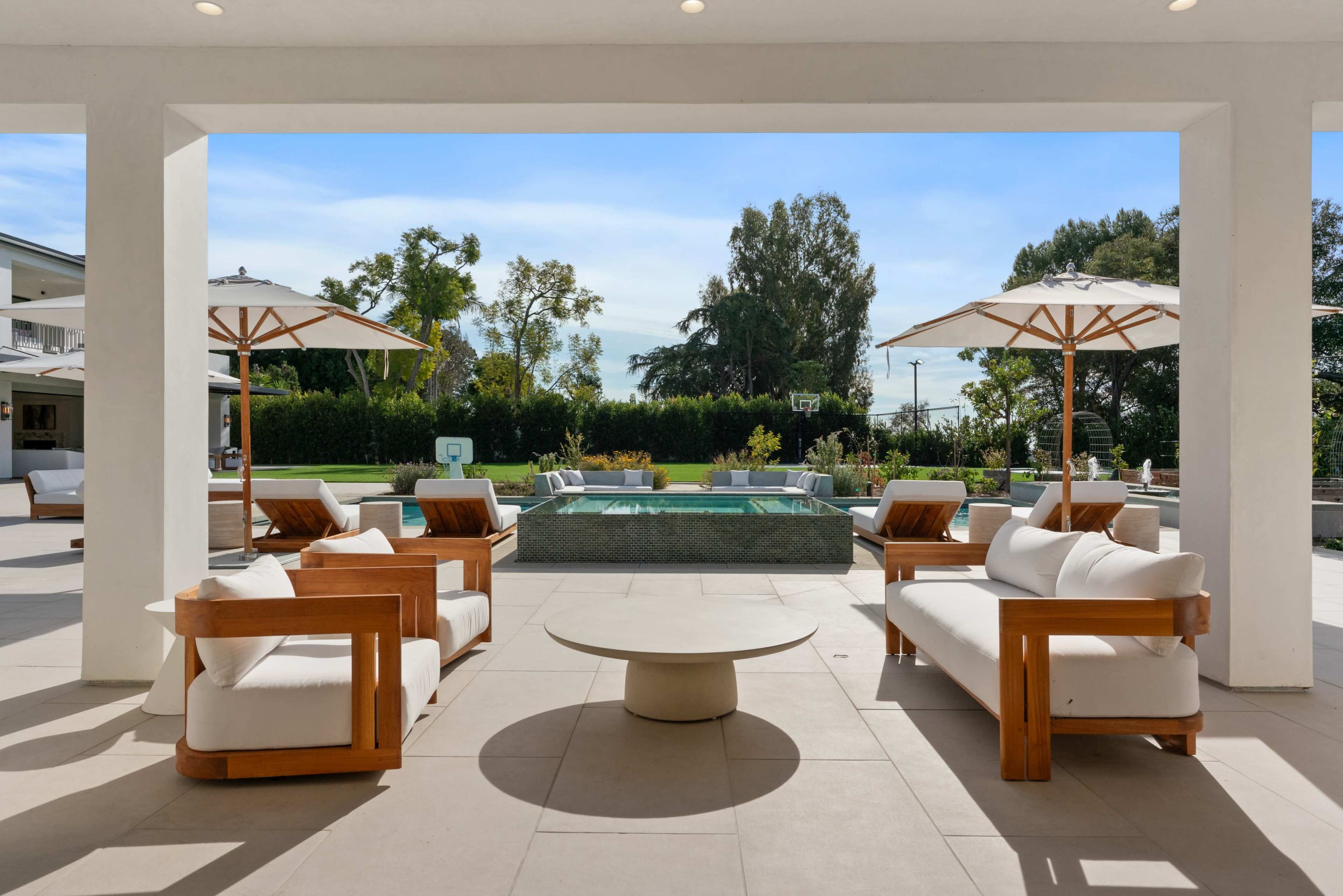 Garland Estate Image in Pacific Palisades, Los Angeles, CA