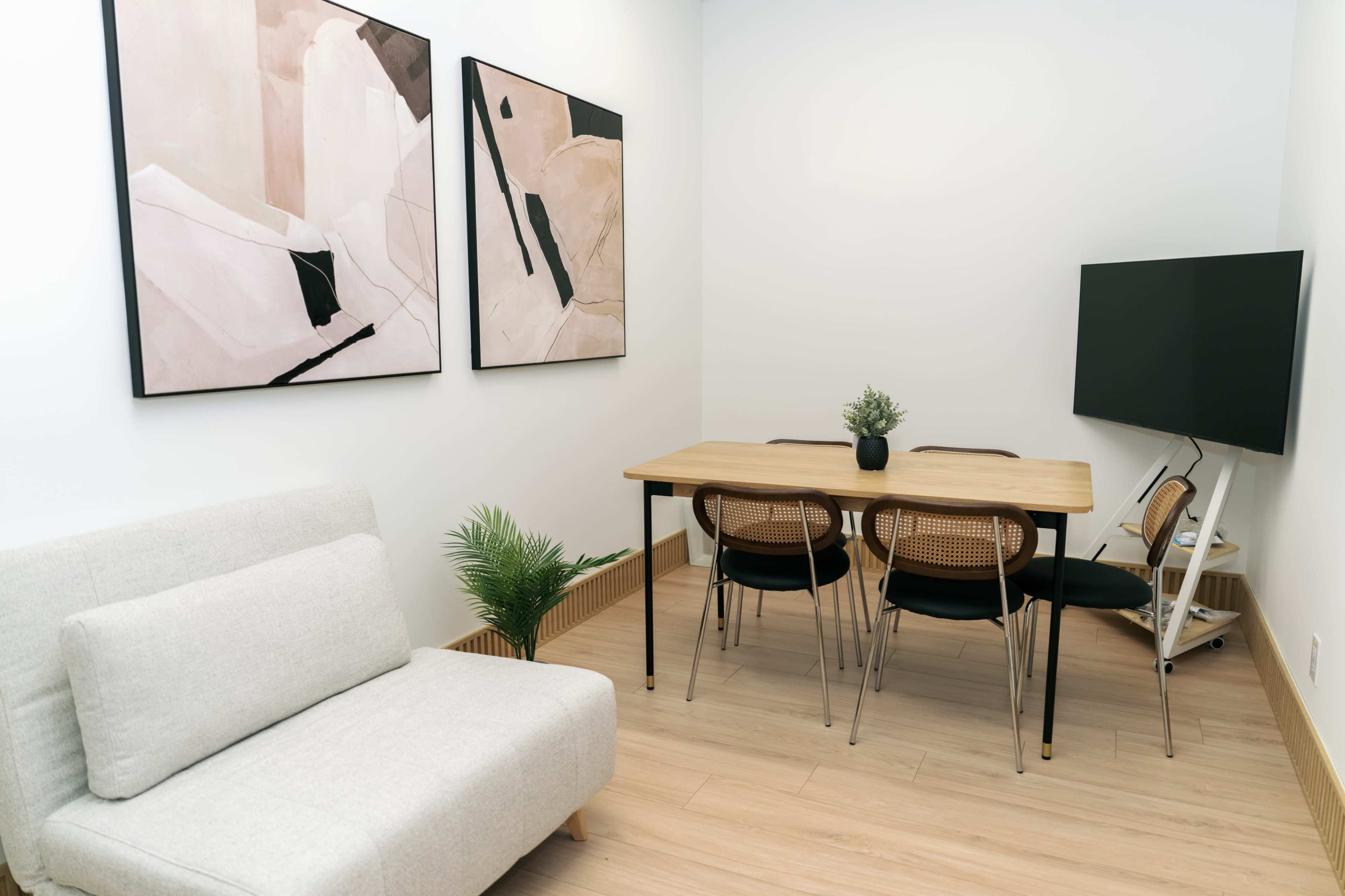Private Meeting Room for 6 in West Broadway Image in Fairview, Vancouver, BC
