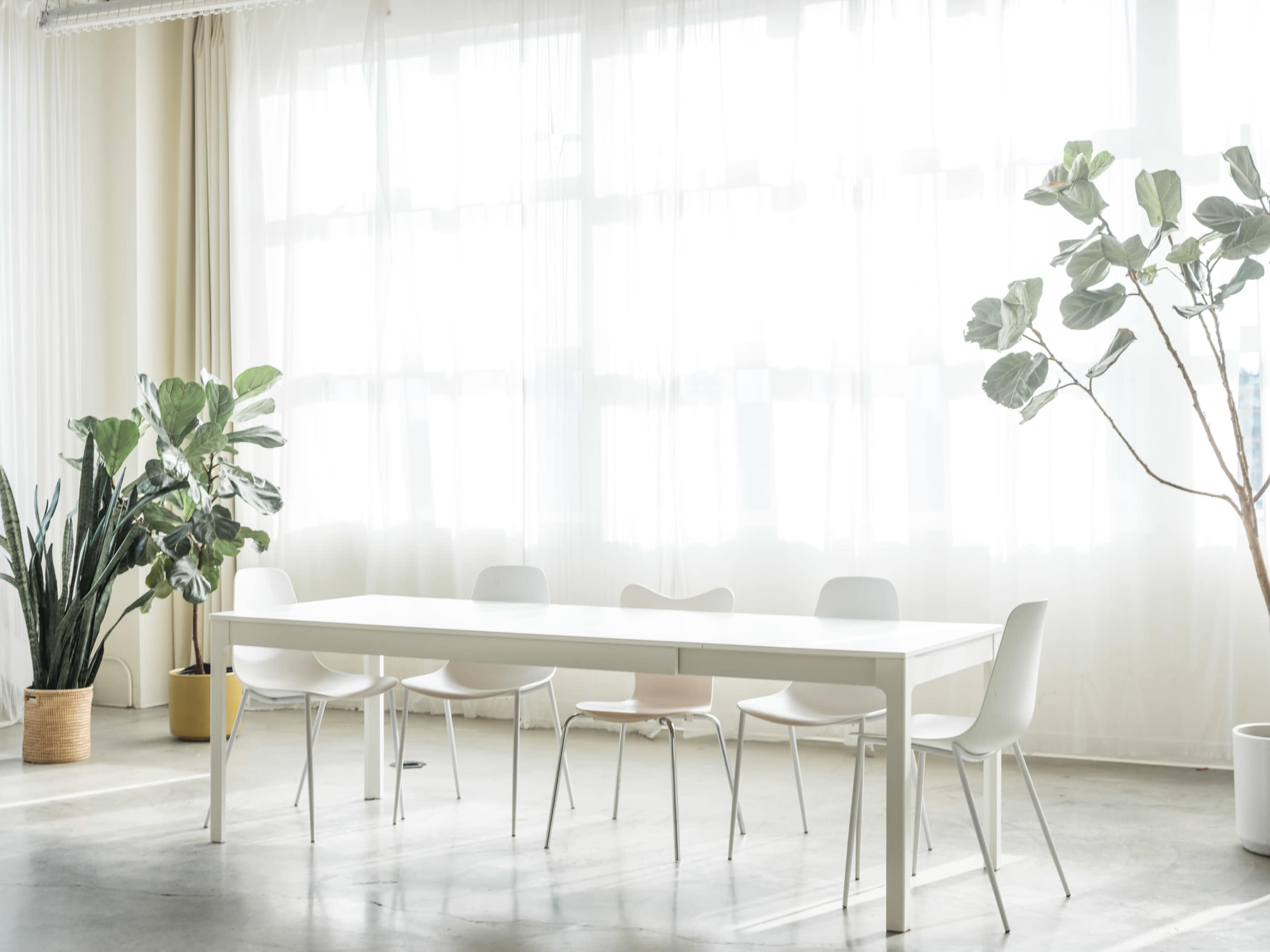 Spacious urban loft with, large window and city views Image in Northwest Portland, Portland, OR