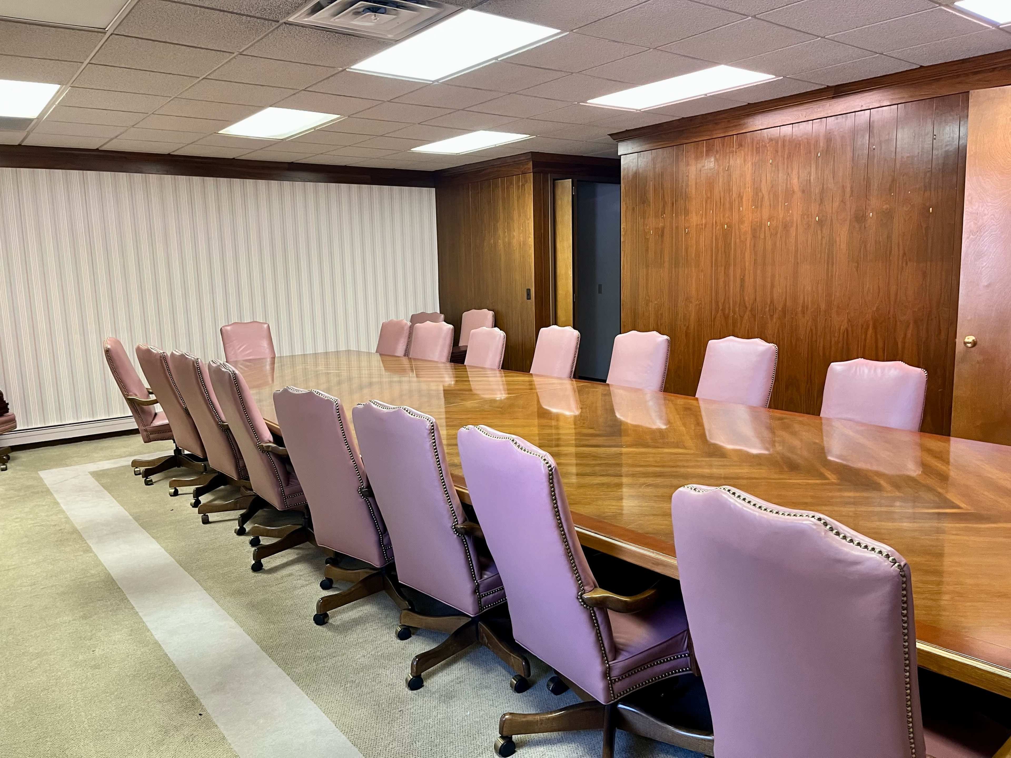 Boardroom - 20 Person Old Fashioned Boardroom in Nashville Minutes from the Airport Image in South Nashville, Nashville, TN