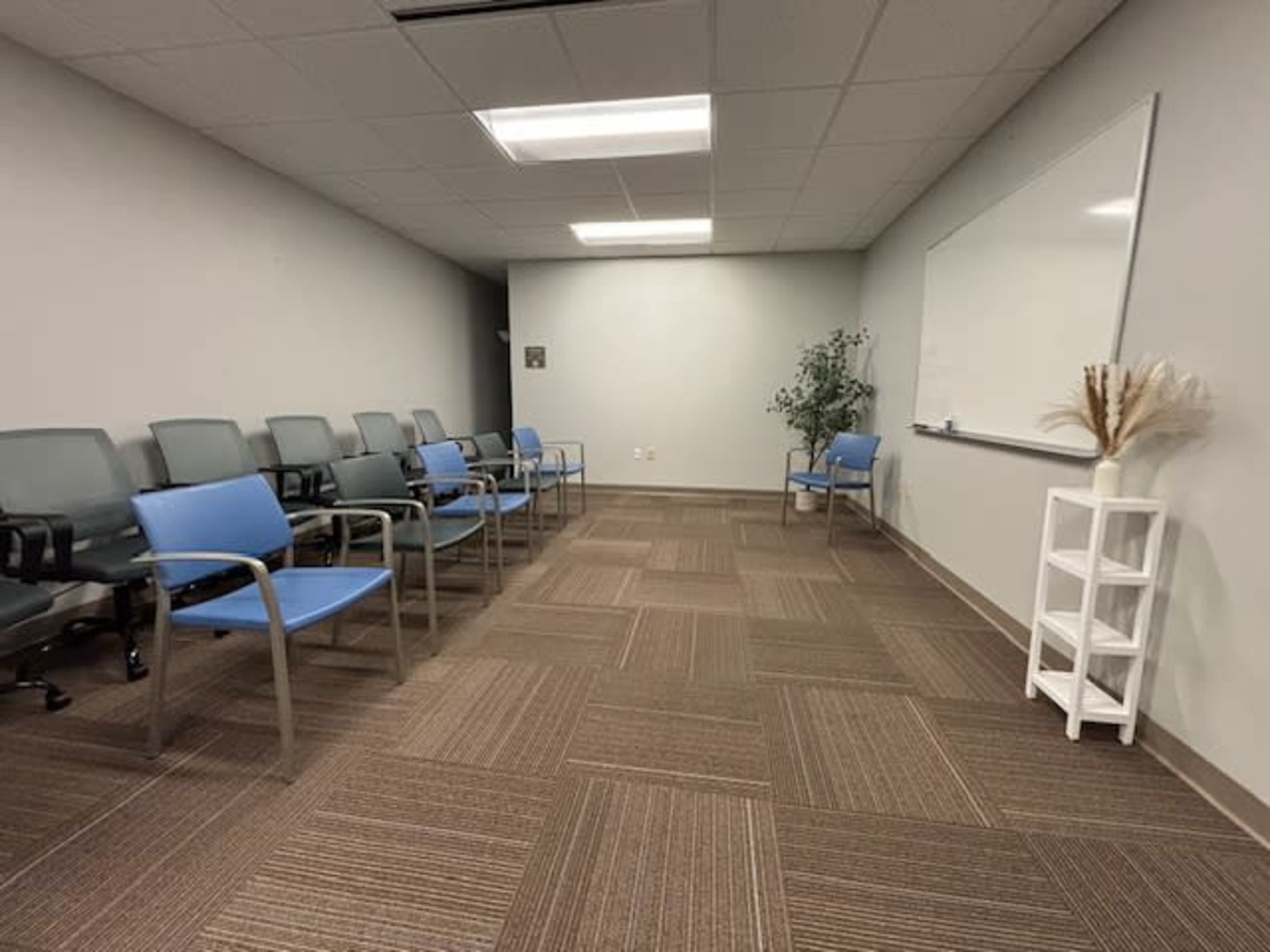 Flexible Classroom Space for Yoga, Meditation, Mat Classes, Training Workshops, and More Image in Brentwood, Nashville, TN