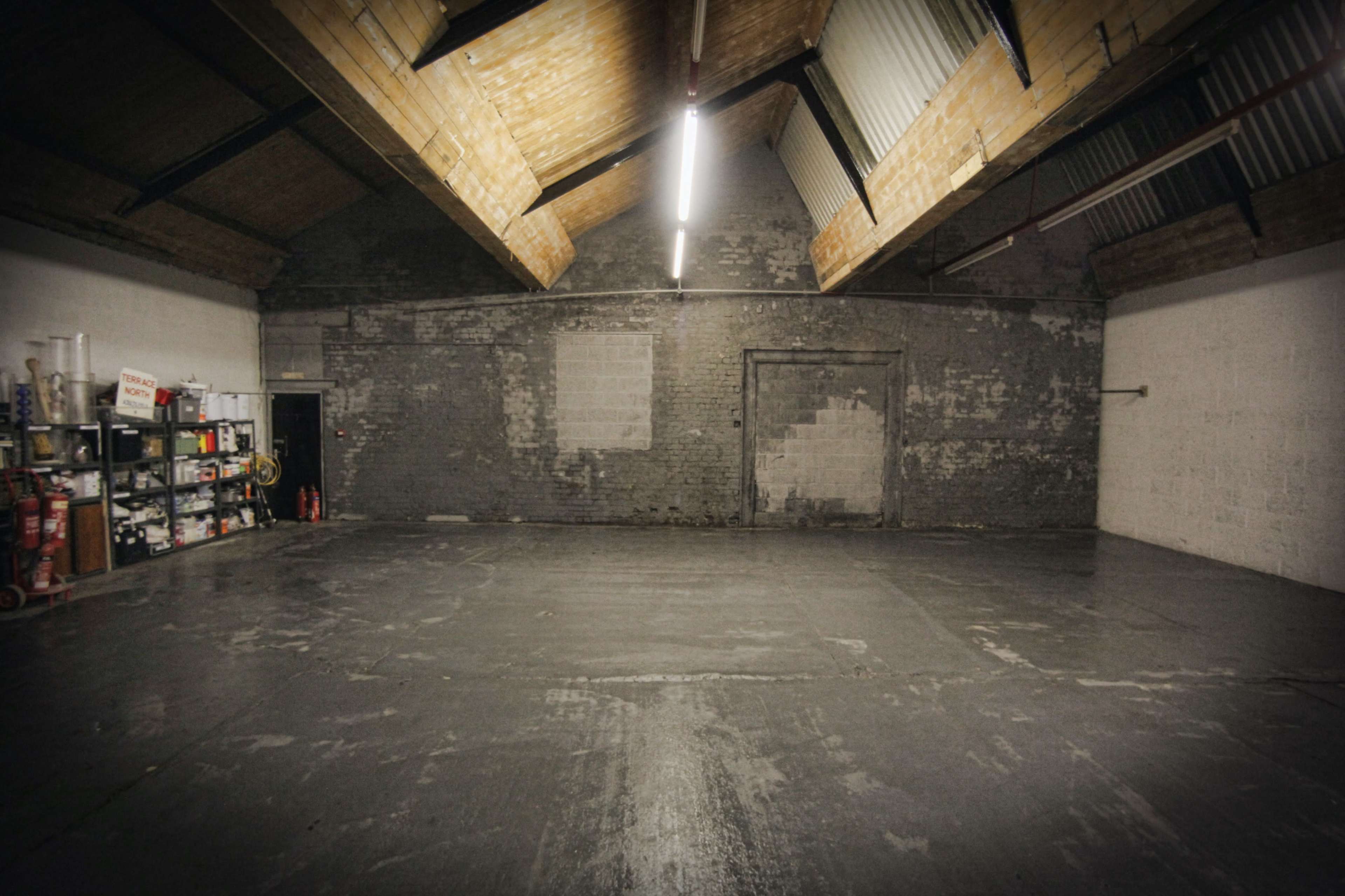 Music Video Studio with set build, blackout, green screen and infinity cove. Image in Bolton, Bolton, 