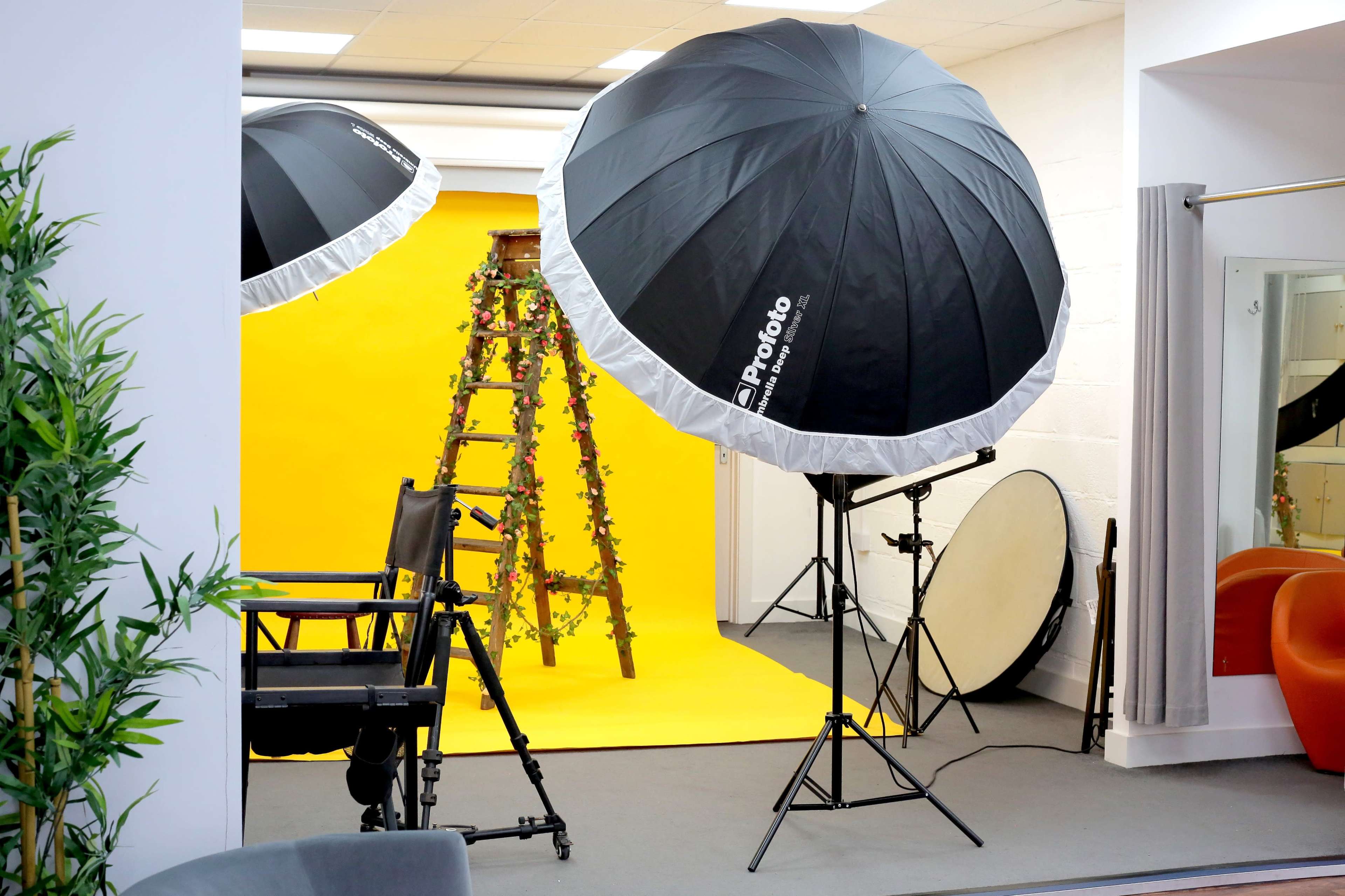 Spacious, Bright & Adaptable Photo/Video Studio in the Prime of North ...
