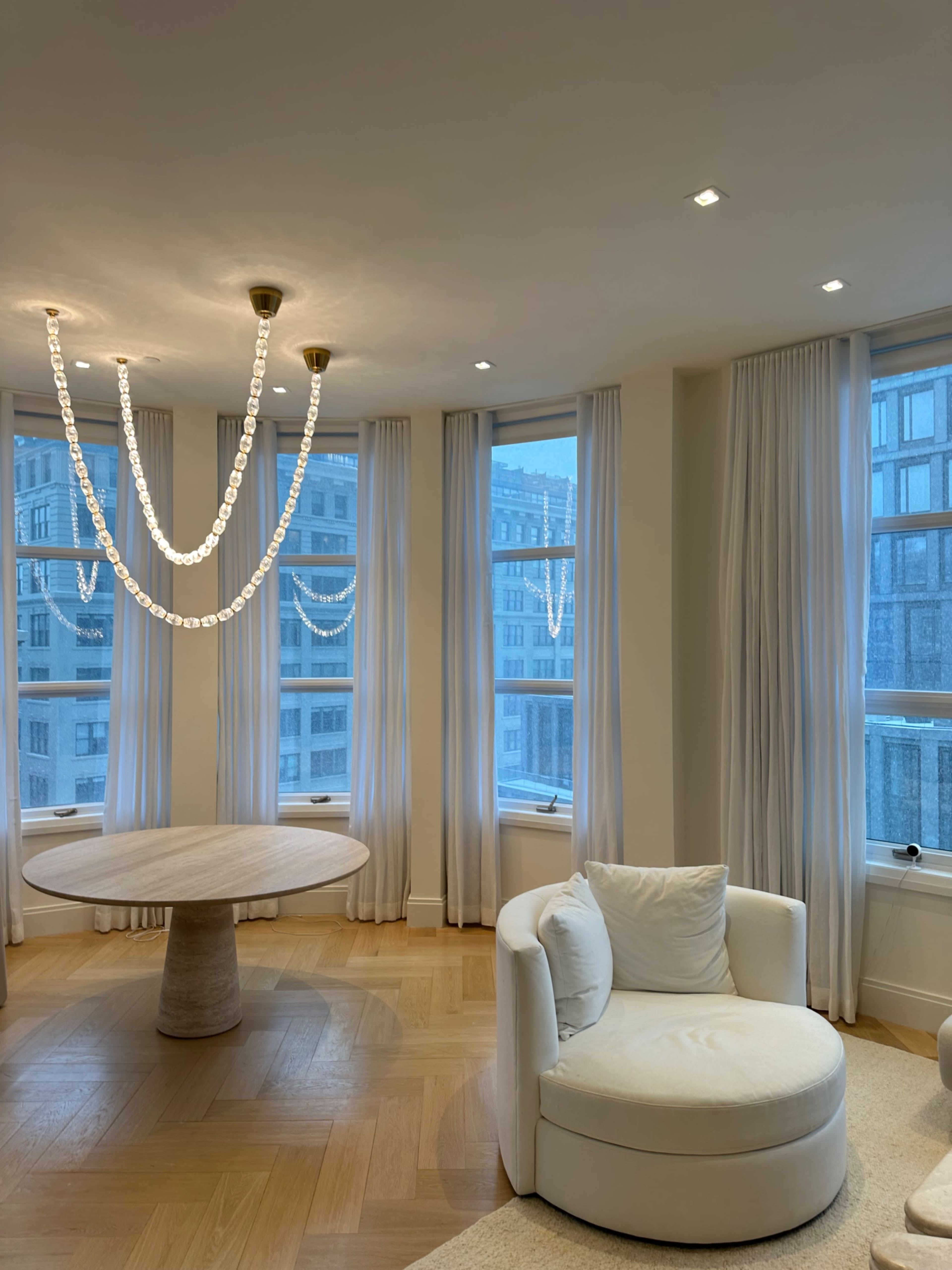 Dumbo Brooklyn, 3 bedroom apartment with rooftop, modern with massive windows and natural light and view of Brooklyn. Image in Dumbo, Brooklyn, NY