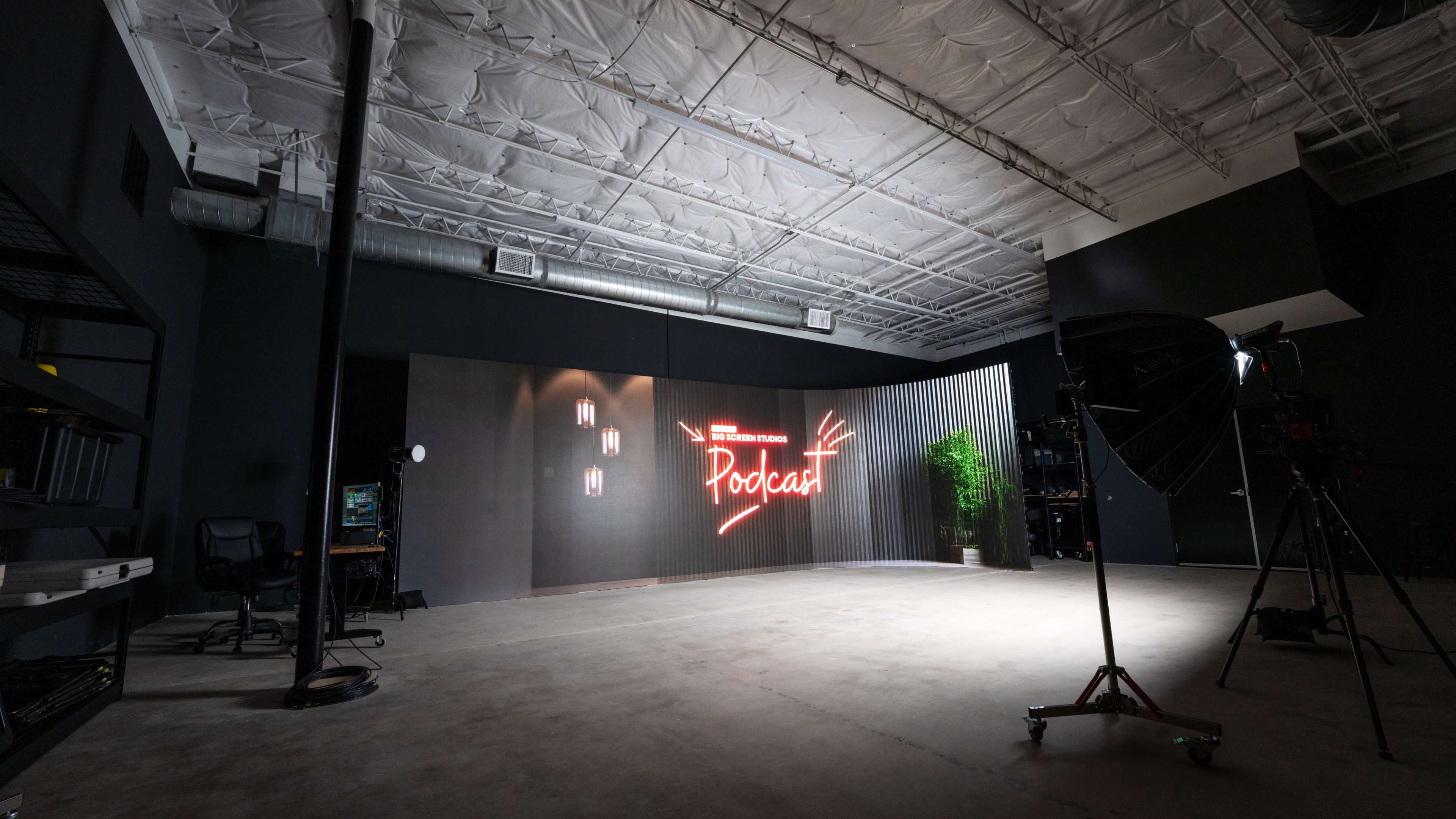 Curved LED Wall Virtual Production Studio Image in Richardson, Richardson, TX